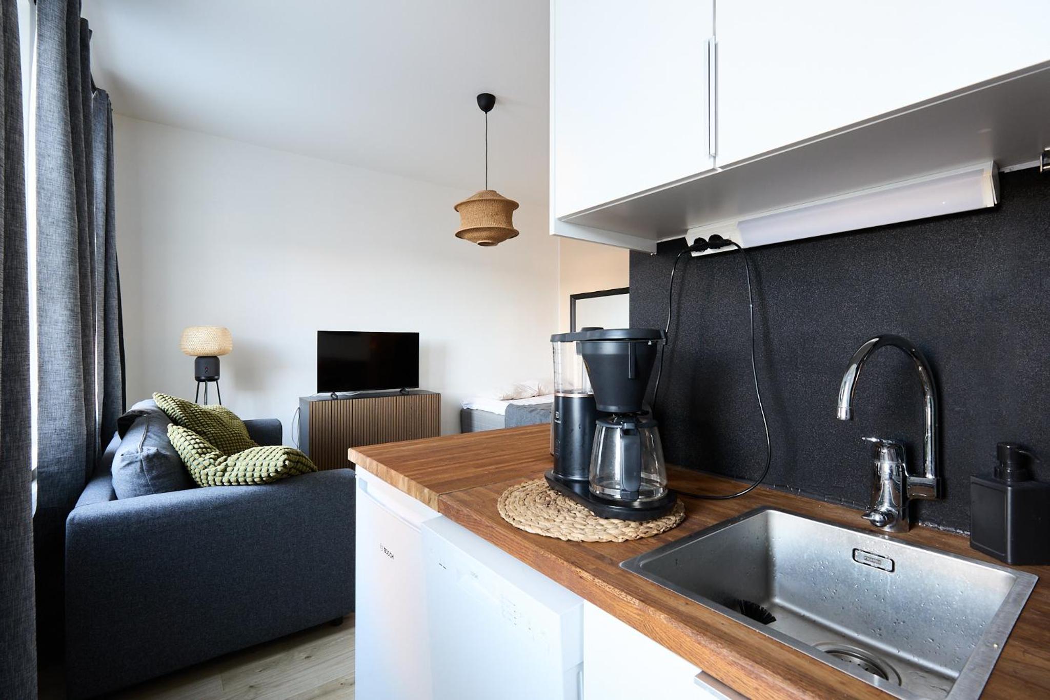 Beautiful Studio in Heart of Downtown