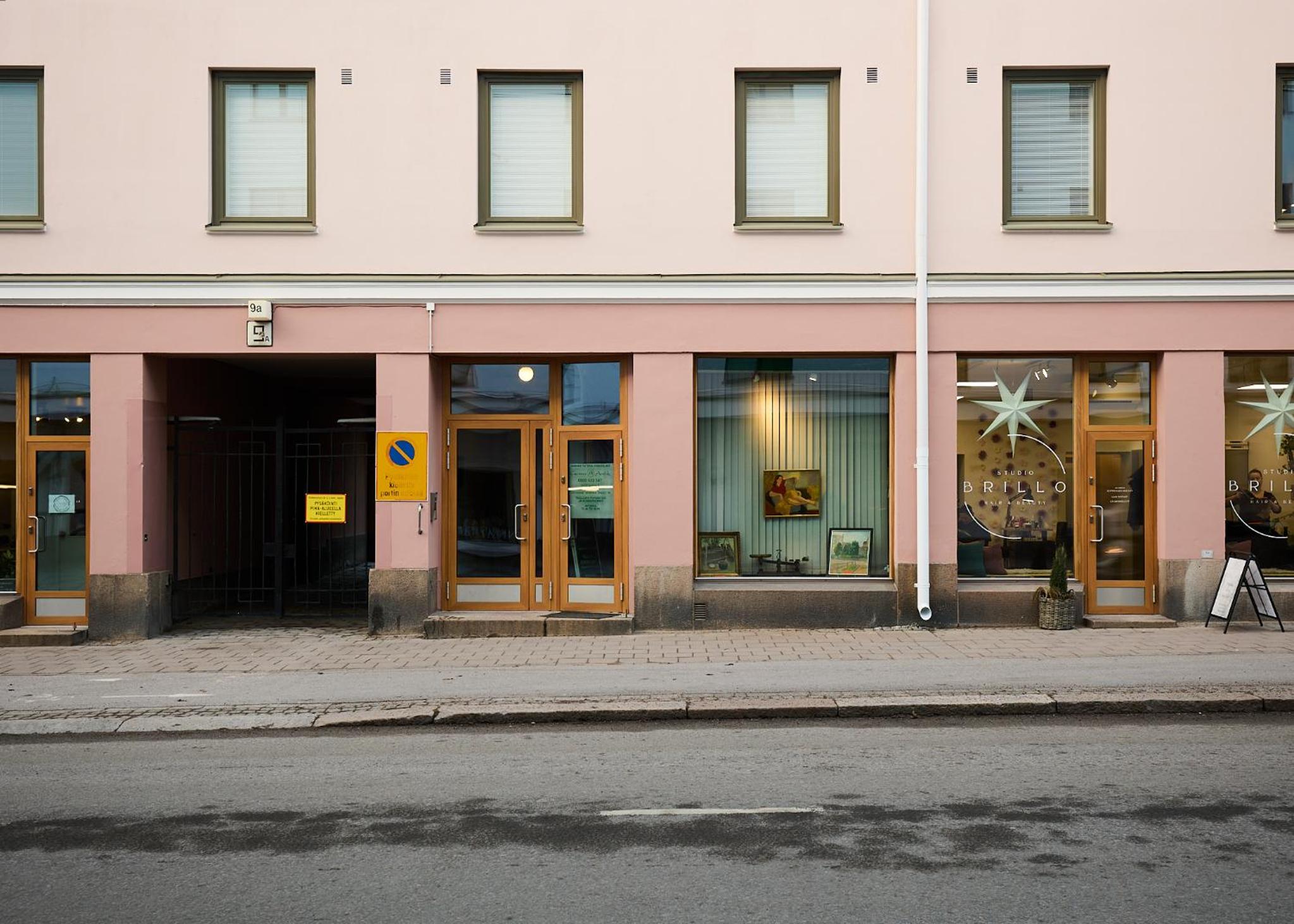 Beautiful Studio in Heart of Downtown