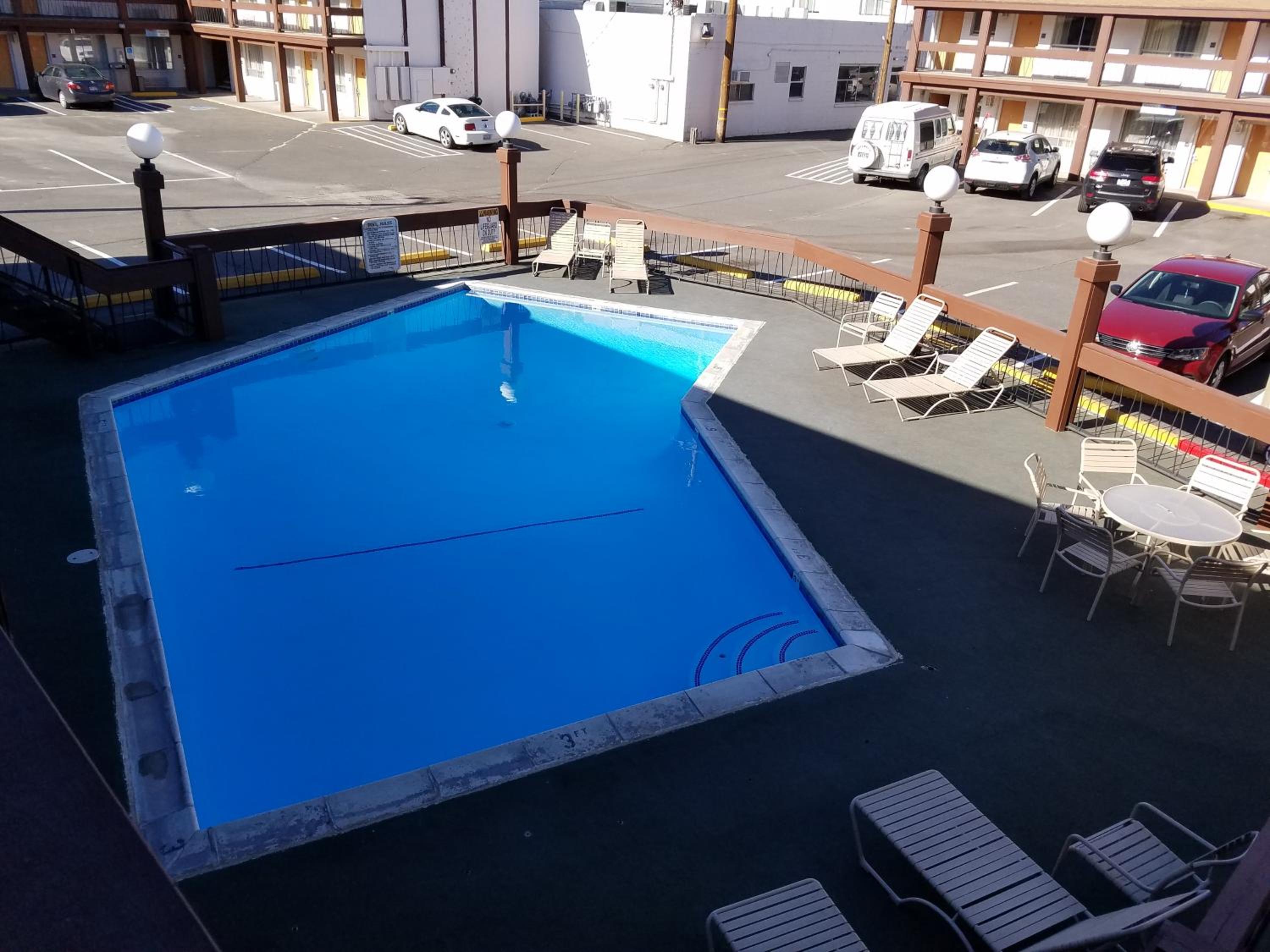 Elko Vacations - Thunderbird Motel - Property Image 40