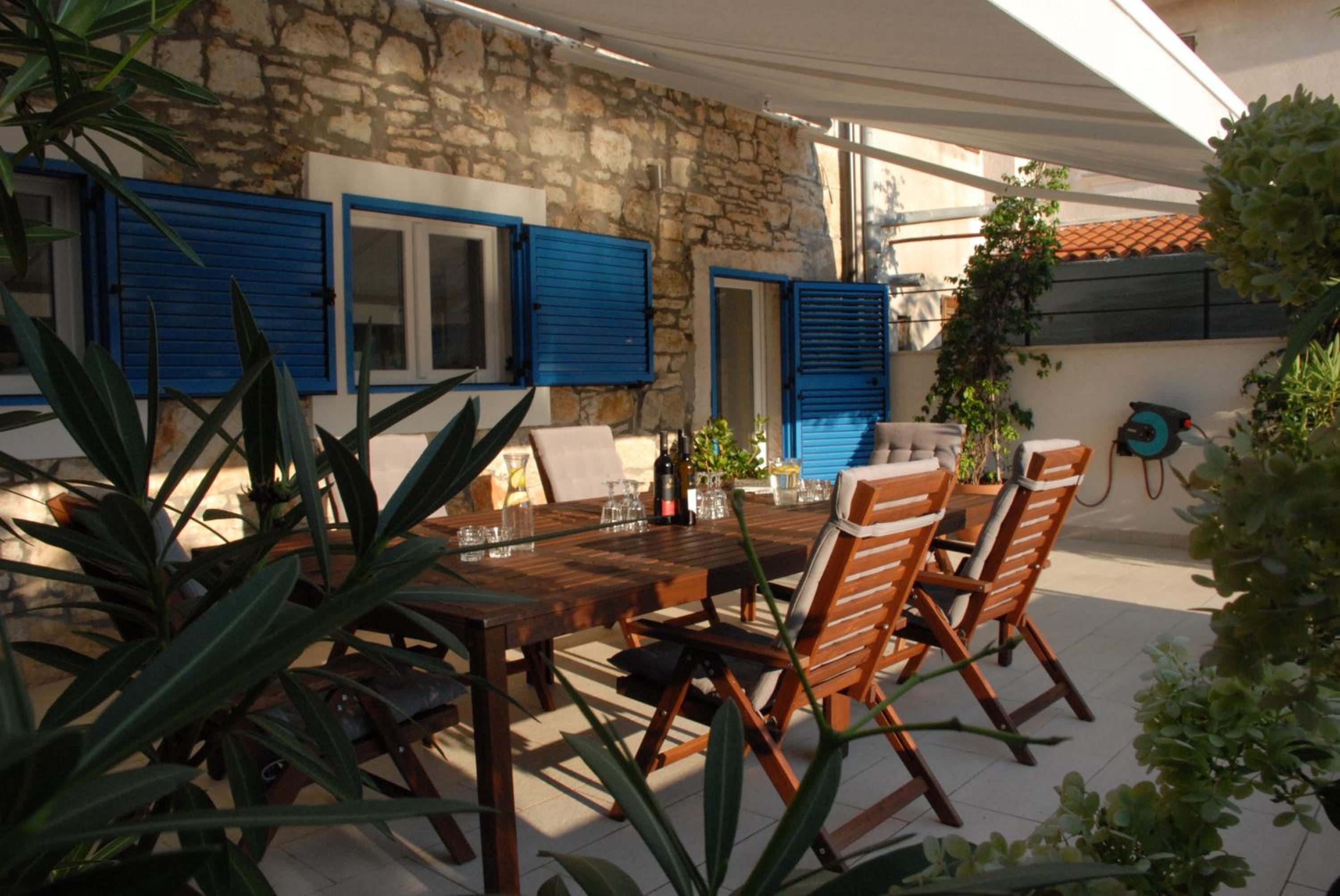 Hotel Stone House - Image 1