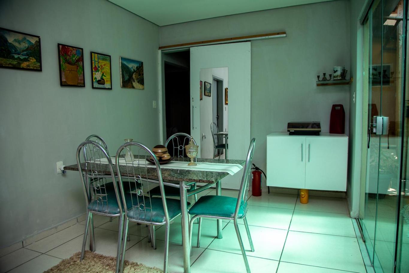 Casa com Piscina e Churrasqueira no Parque Cuiaba