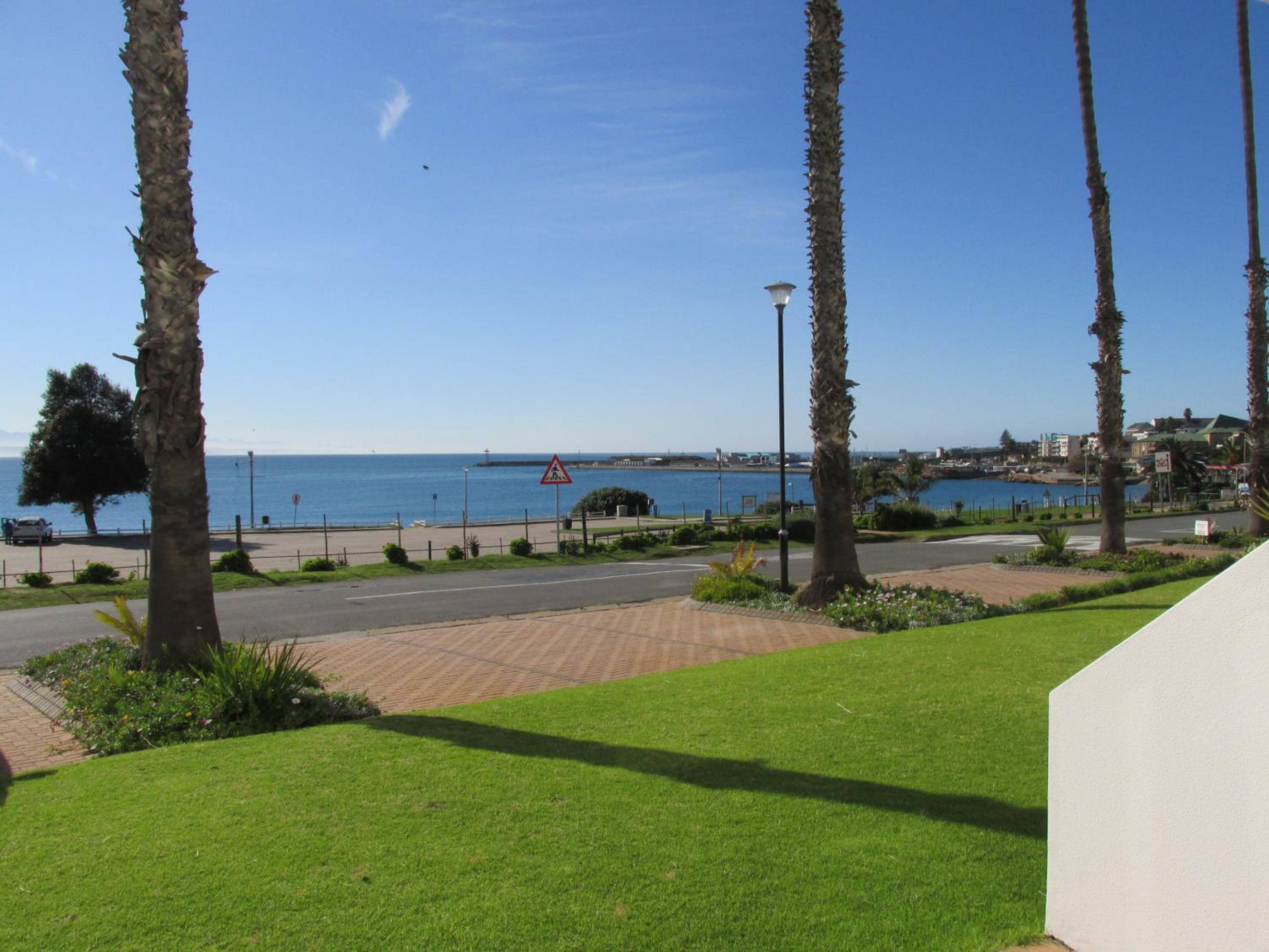Point Village Accommodation - Santos 5