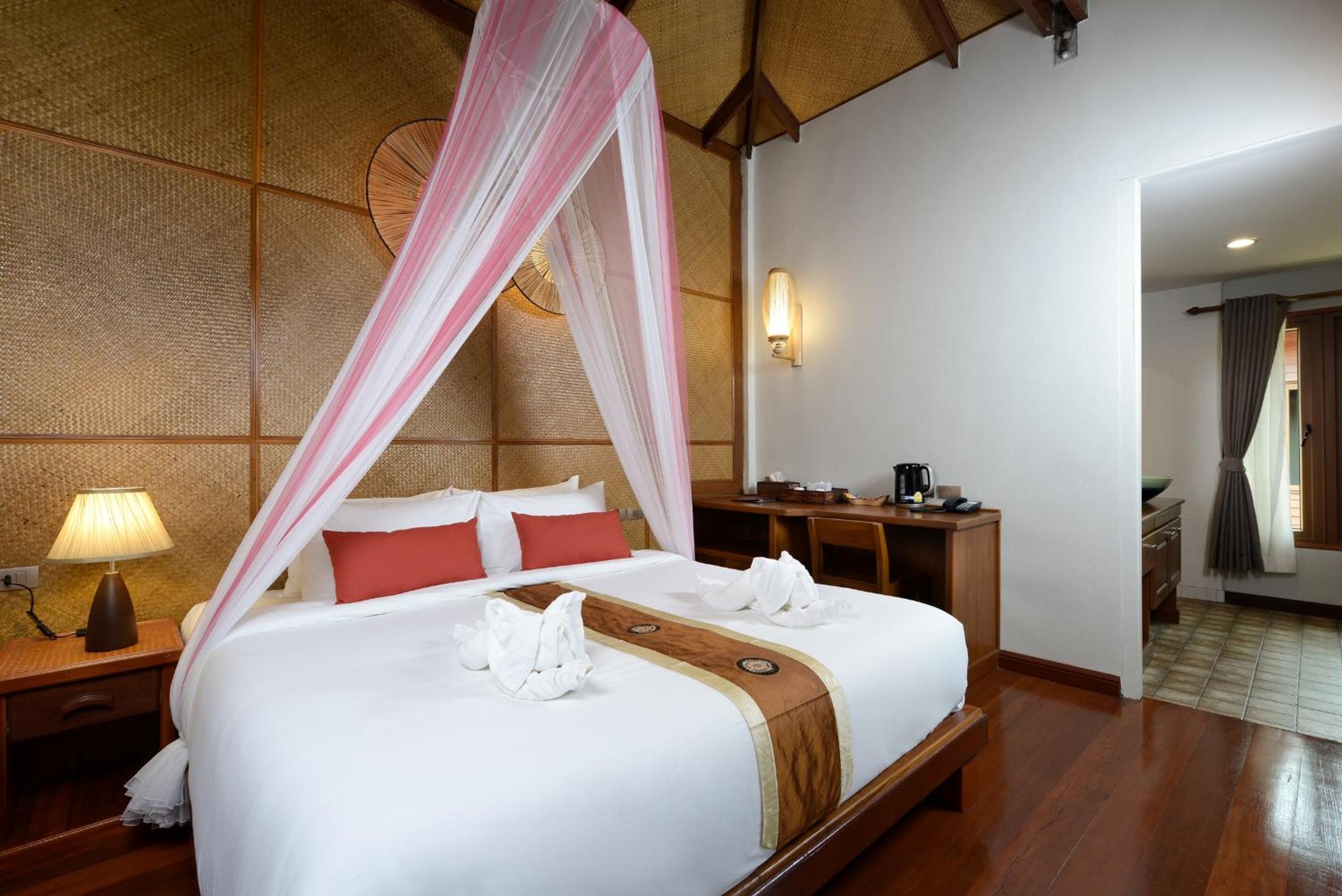 PingChan Koh Phangan Beachfront Resort