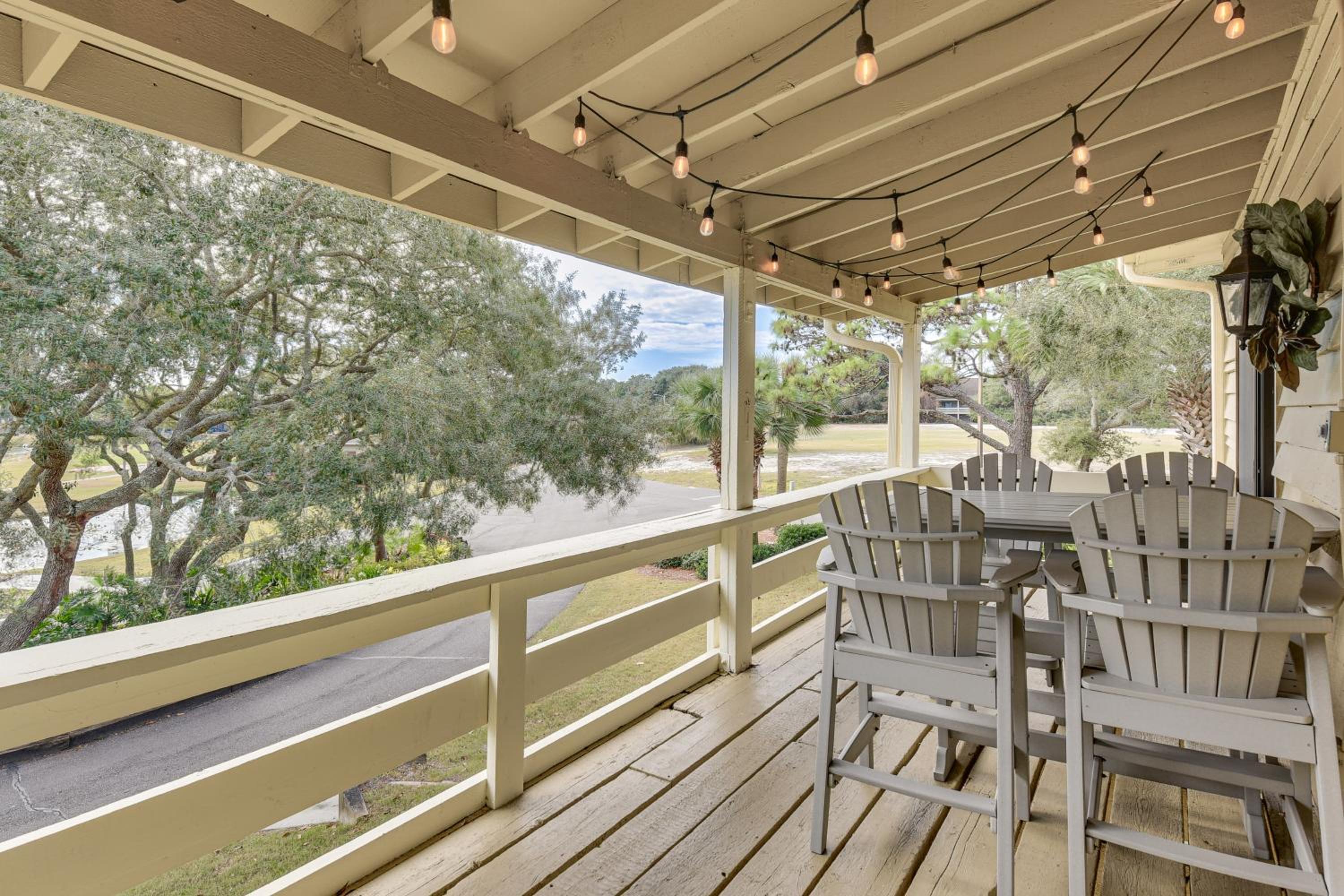 Walkable Beach Retreat! Miramar Resort Condo