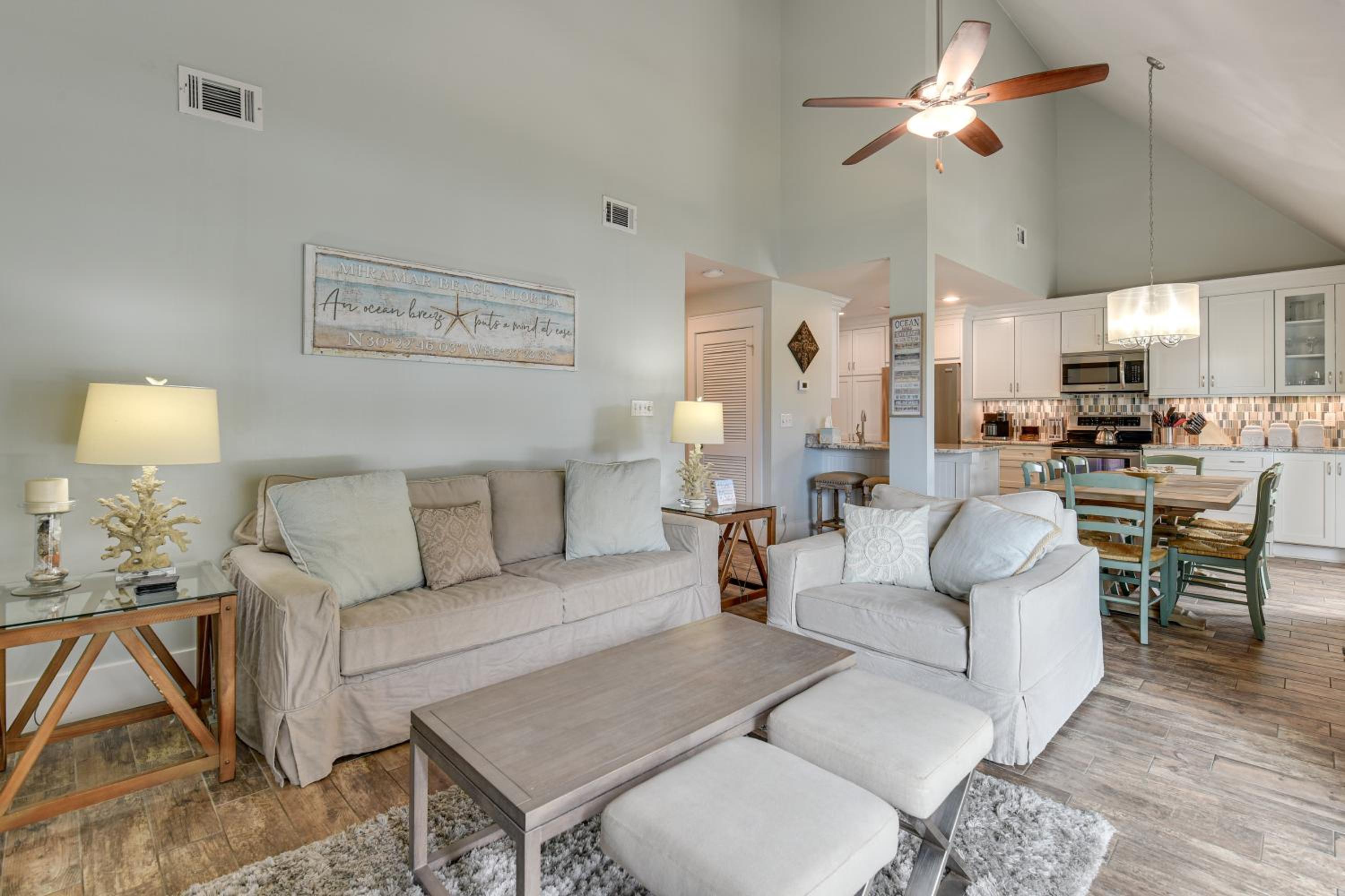 Walkable Beach Retreat! Miramar Resort Condo