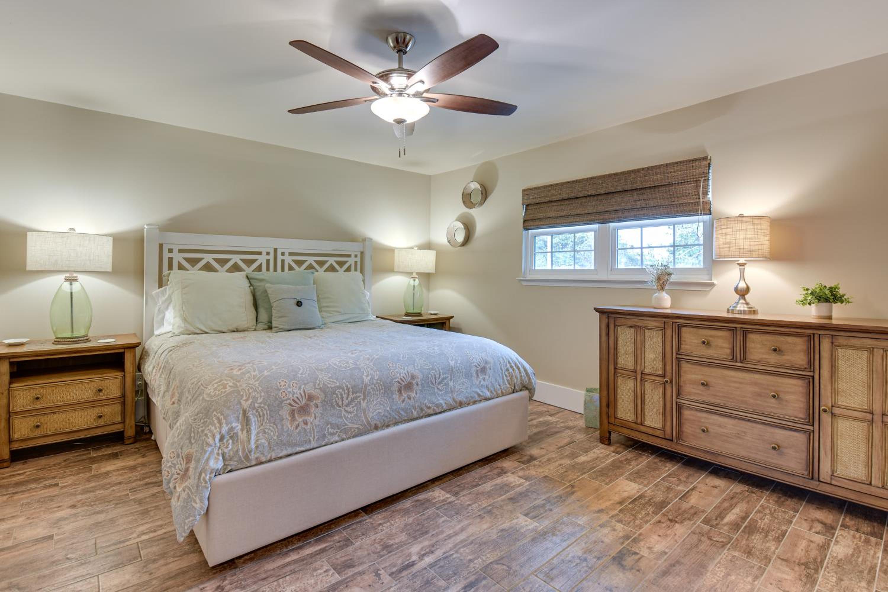 Walkable Beach Retreat! Miramar Resort Condo