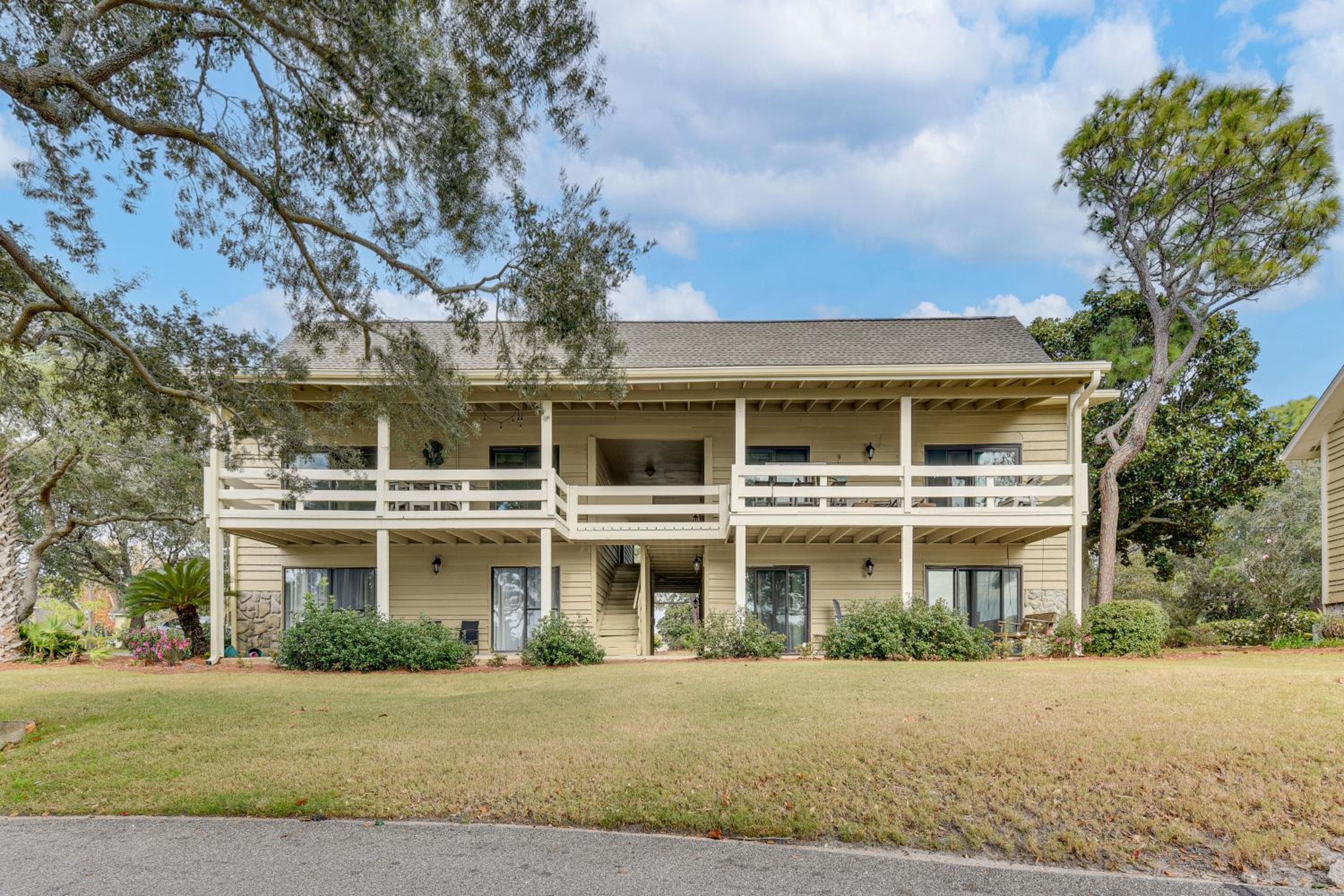 Walkable Beach Retreat! Miramar Resort Condo