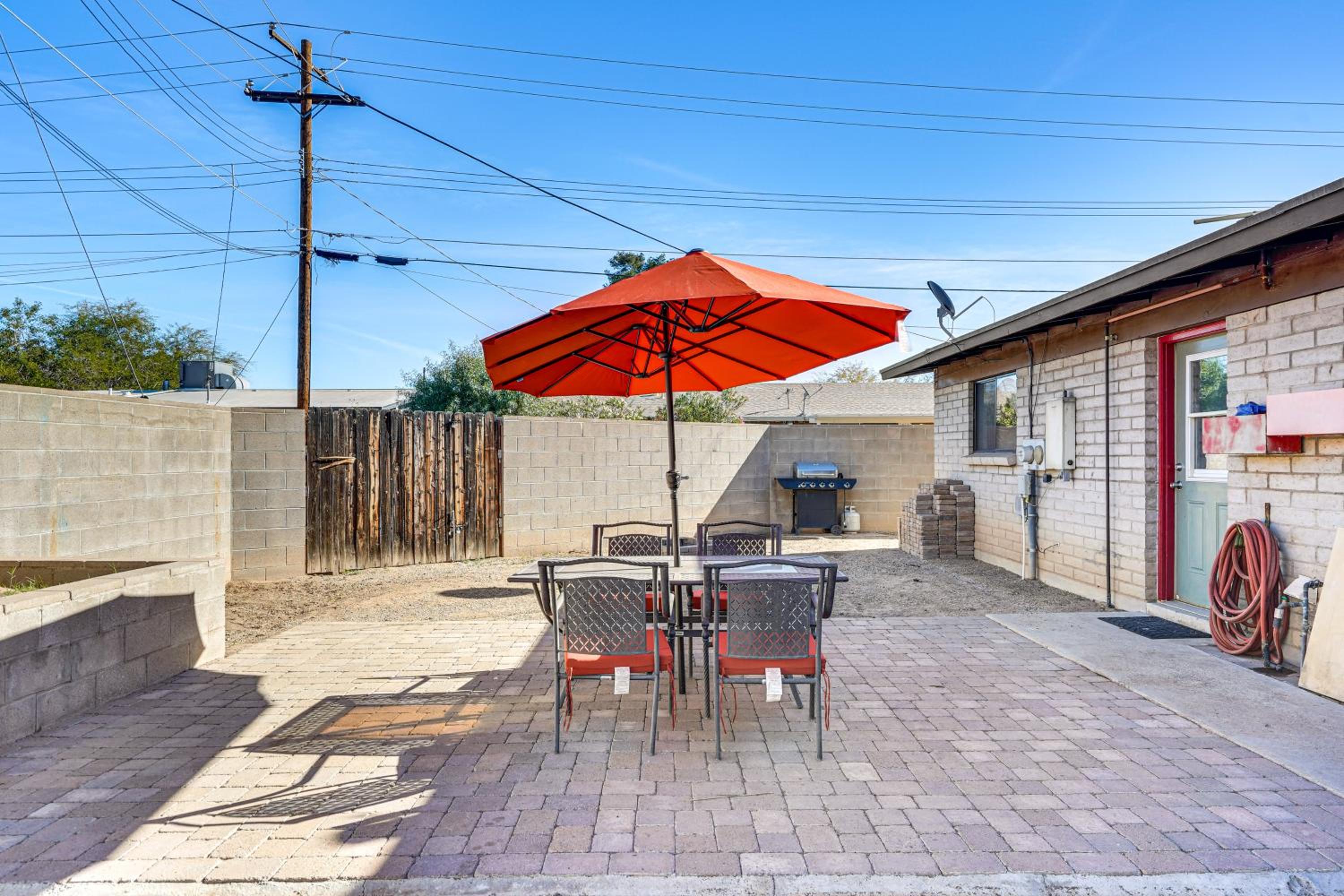 Pet-Friendly Yard! Family Home 6 Mi to Dtwn Tucson
