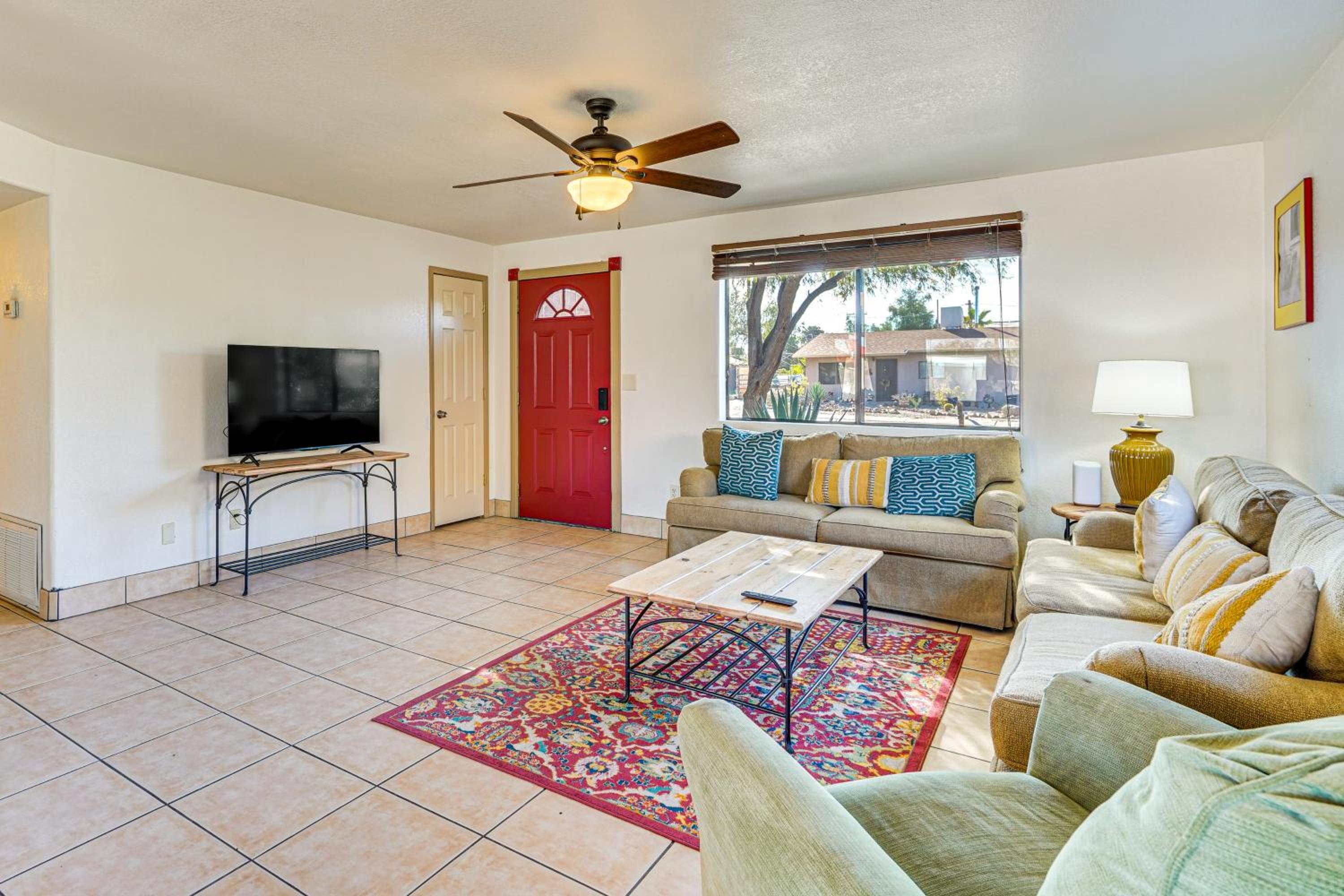 Pet-Friendly Yard! Family Home 6 Mi to Dtwn Tucson