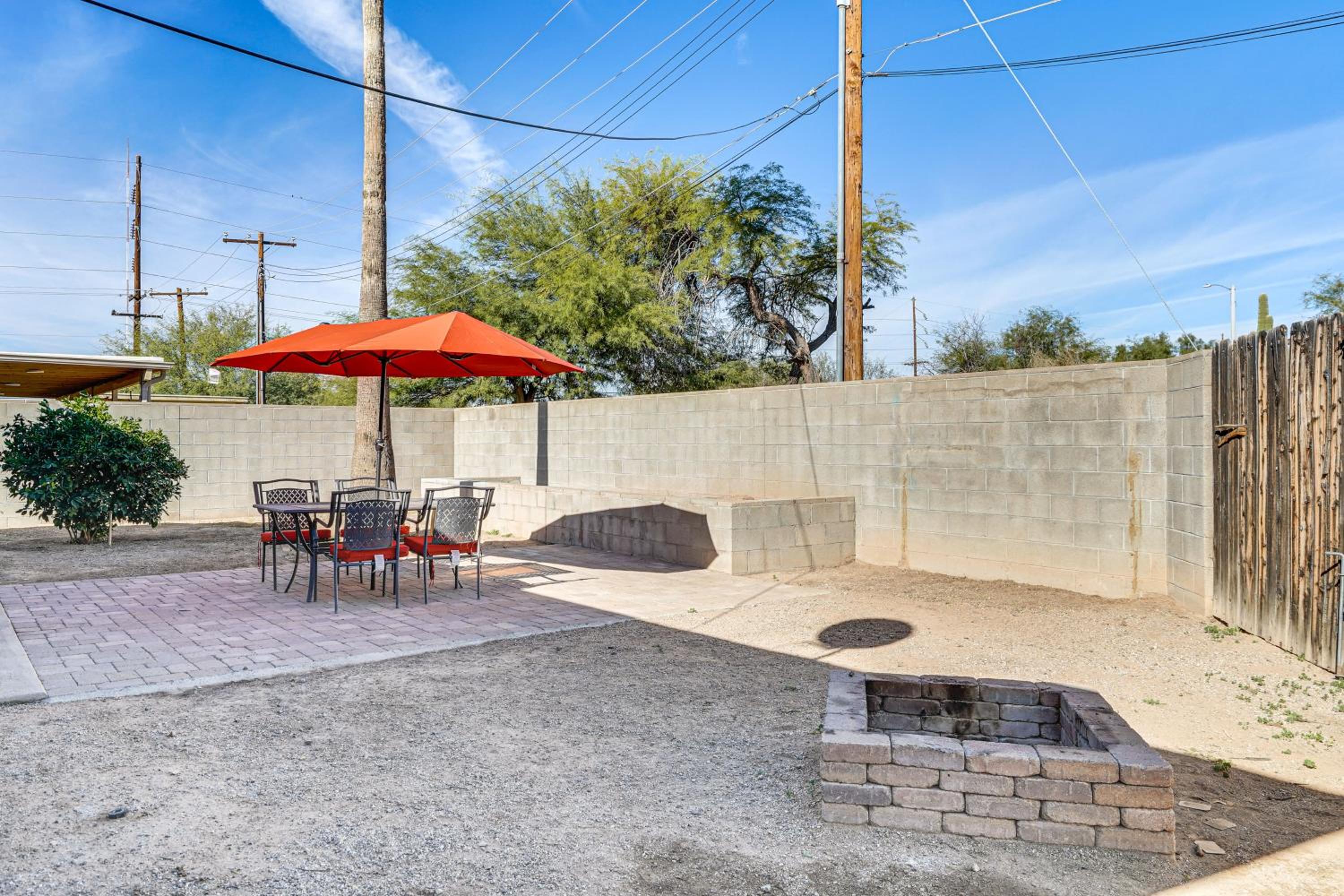 Pet-Friendly Yard! Family Home 6 Mi to Dtwn Tucson