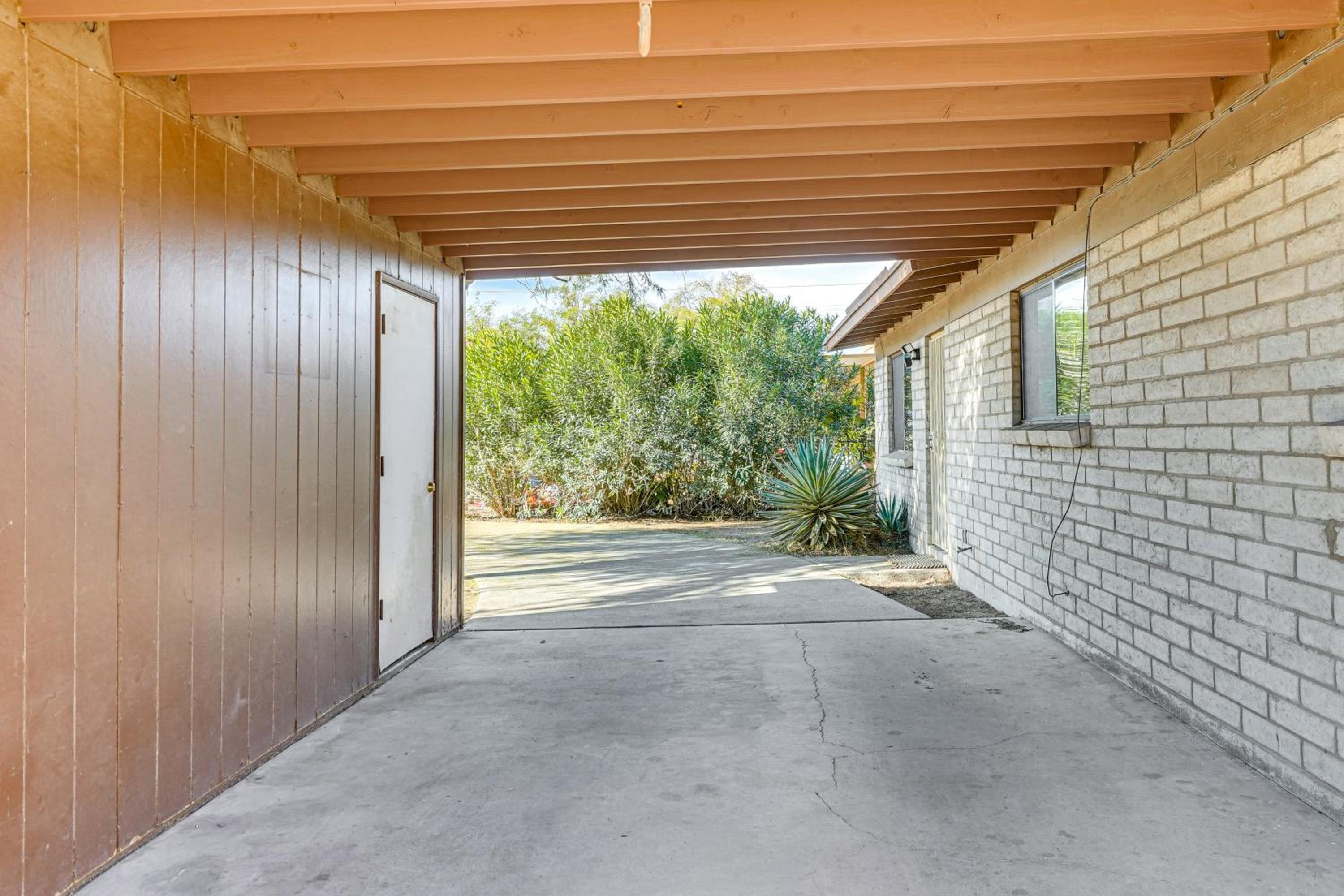 Pet-Friendly Yard! Family Home 6 Mi to Dtwn Tucson
