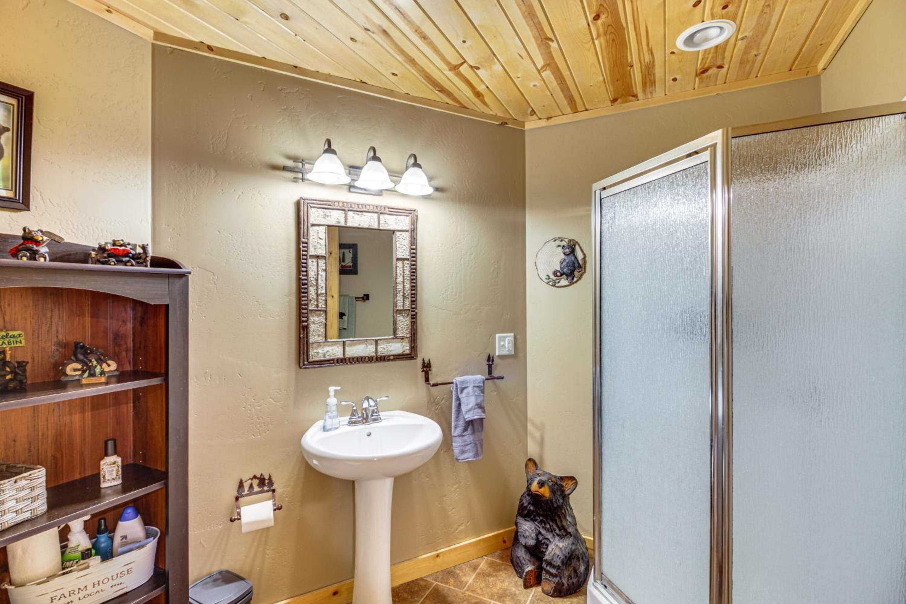 Families Welcome! Lakefront Gem with Dock in Aitkin