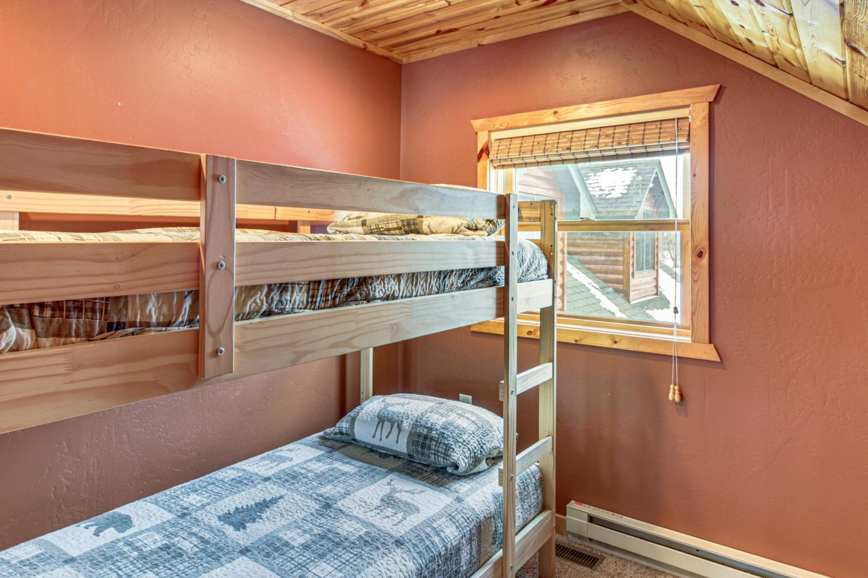 Families Welcome! Lakefront Gem with Dock in Aitkin