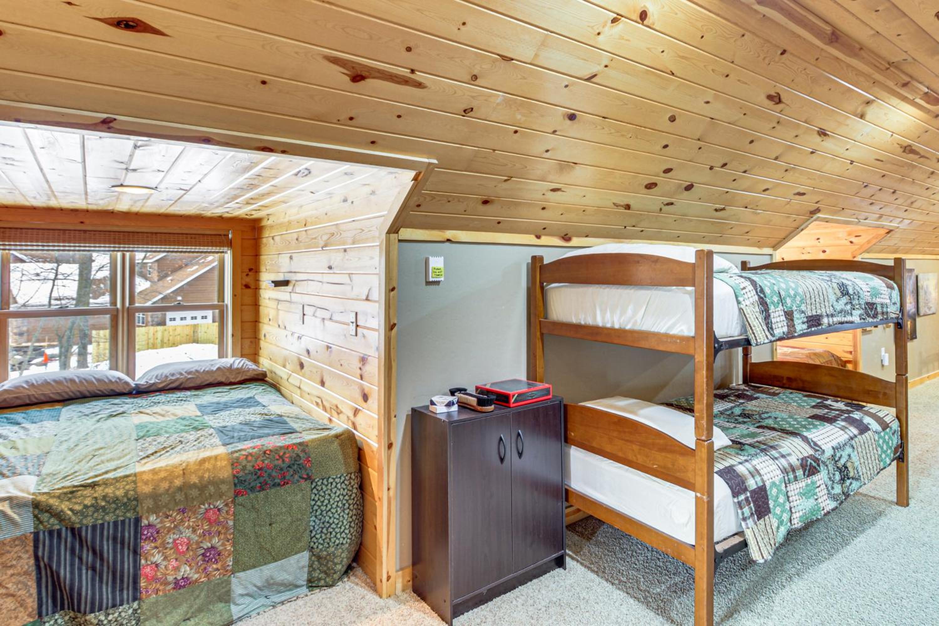 Families Welcome! Lakefront Gem with Dock in Aitkin