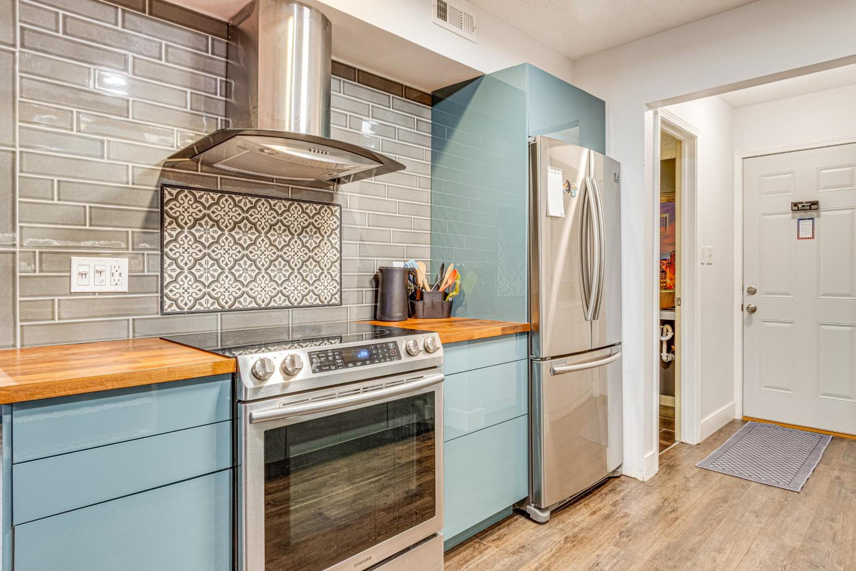Chic Dtwn Indy Home Less Than 2 Mi to Lucas Oil Stadium!
