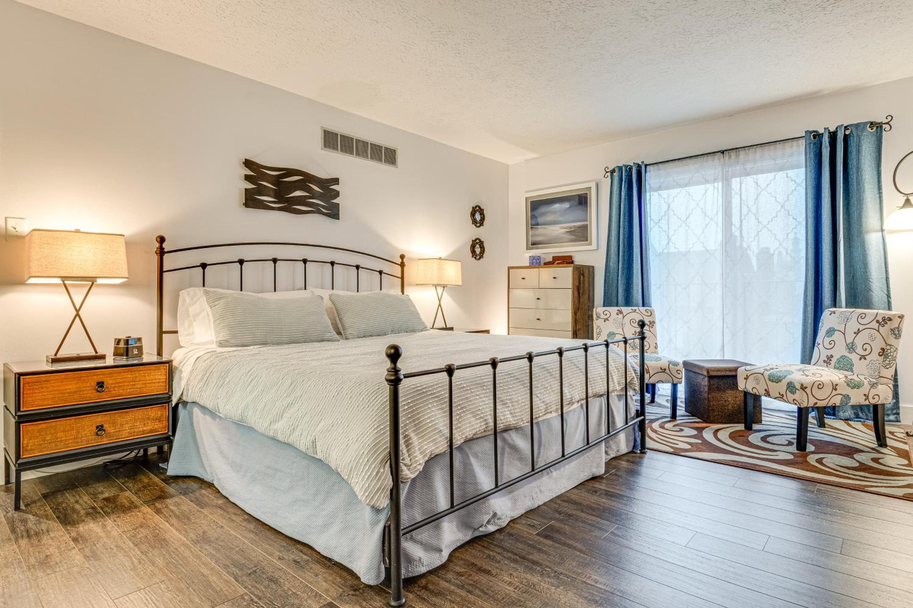 Chic Dtwn Indy Home Less Than 2 Mi to Lucas Oil Stadium!