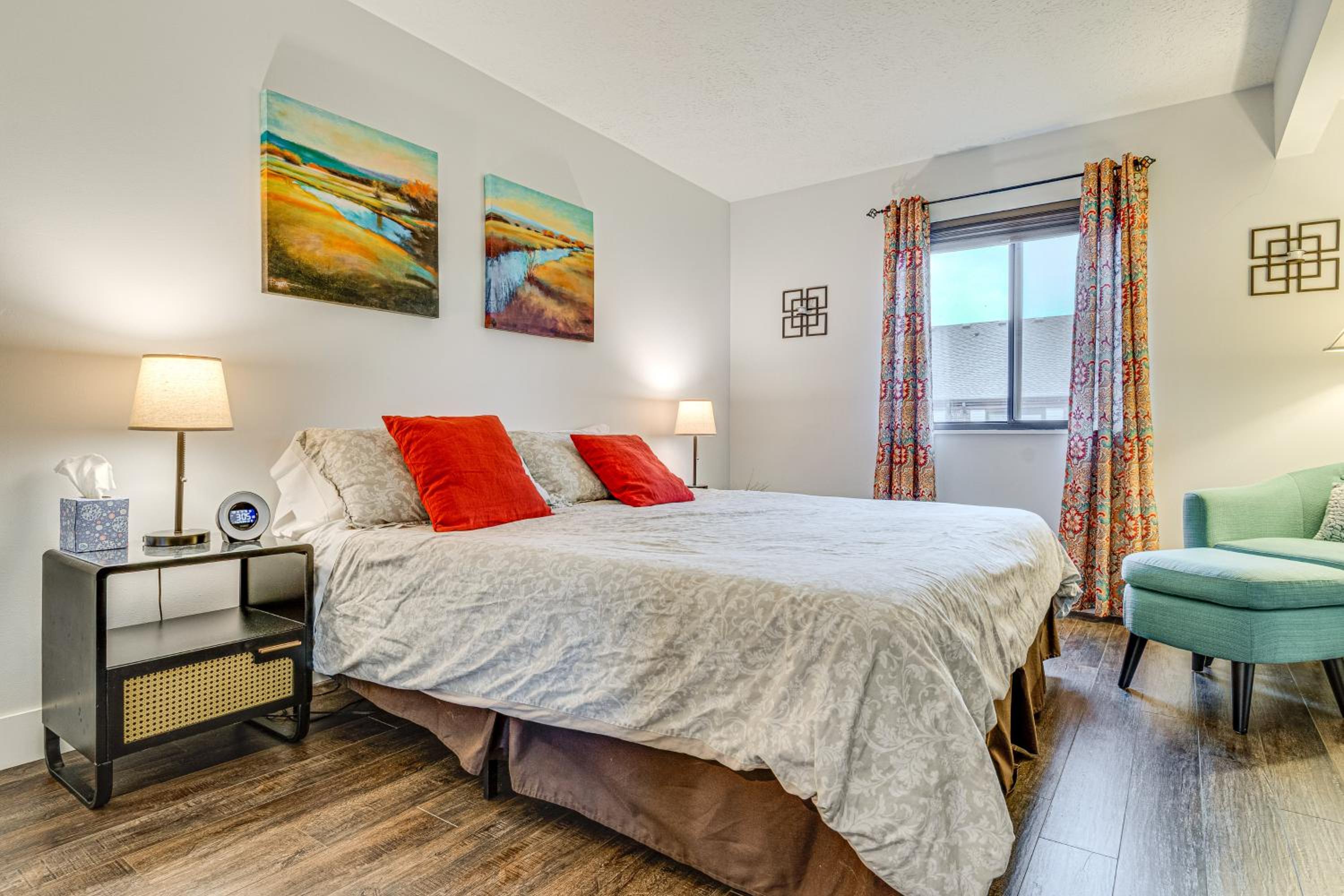 Chic Dtwn Indy Home Less Than 2 Mi to Lucas Oil Stadium!