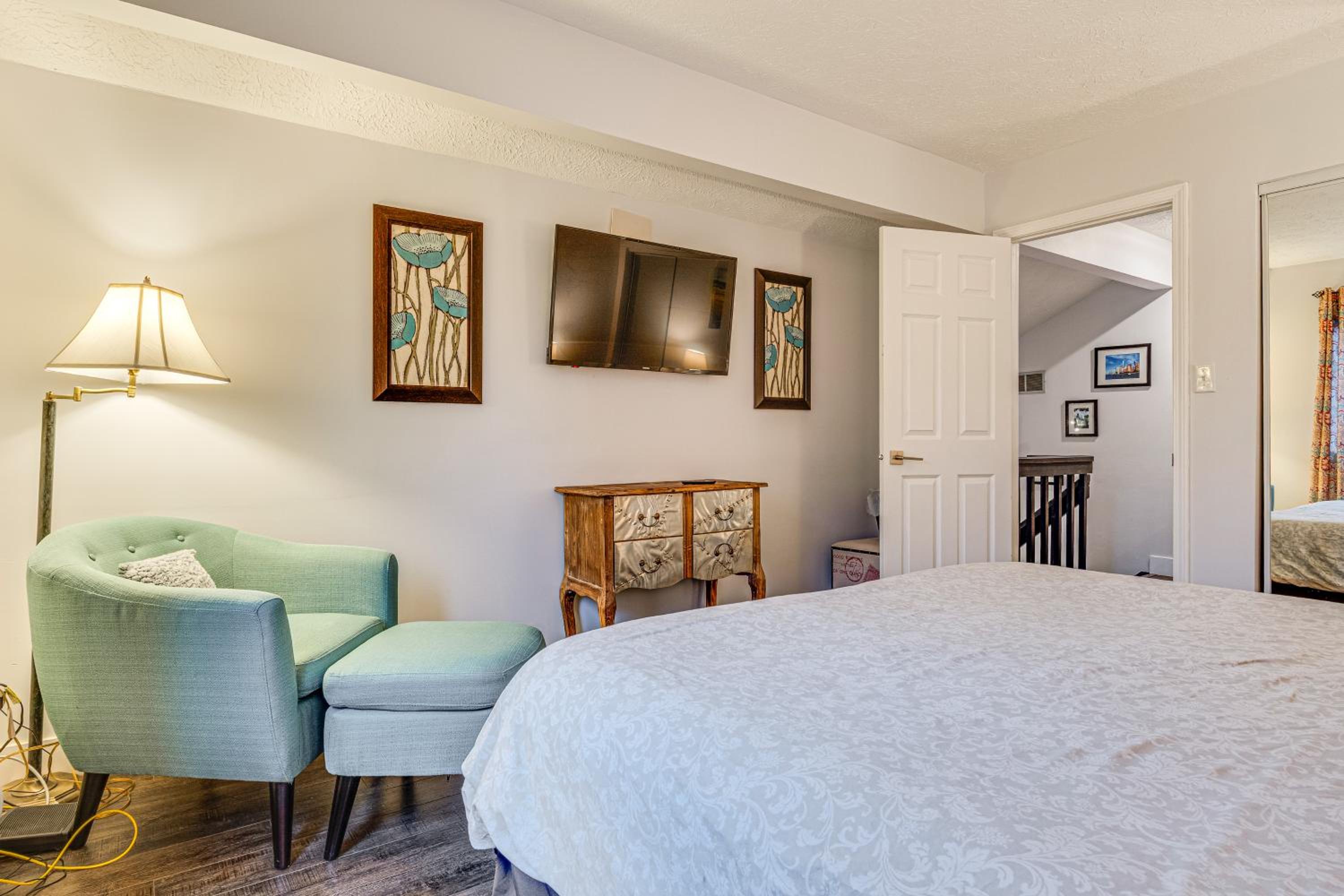 Chic Dtwn Indy Home Less Than 2 Mi to Lucas Oil Stadium!