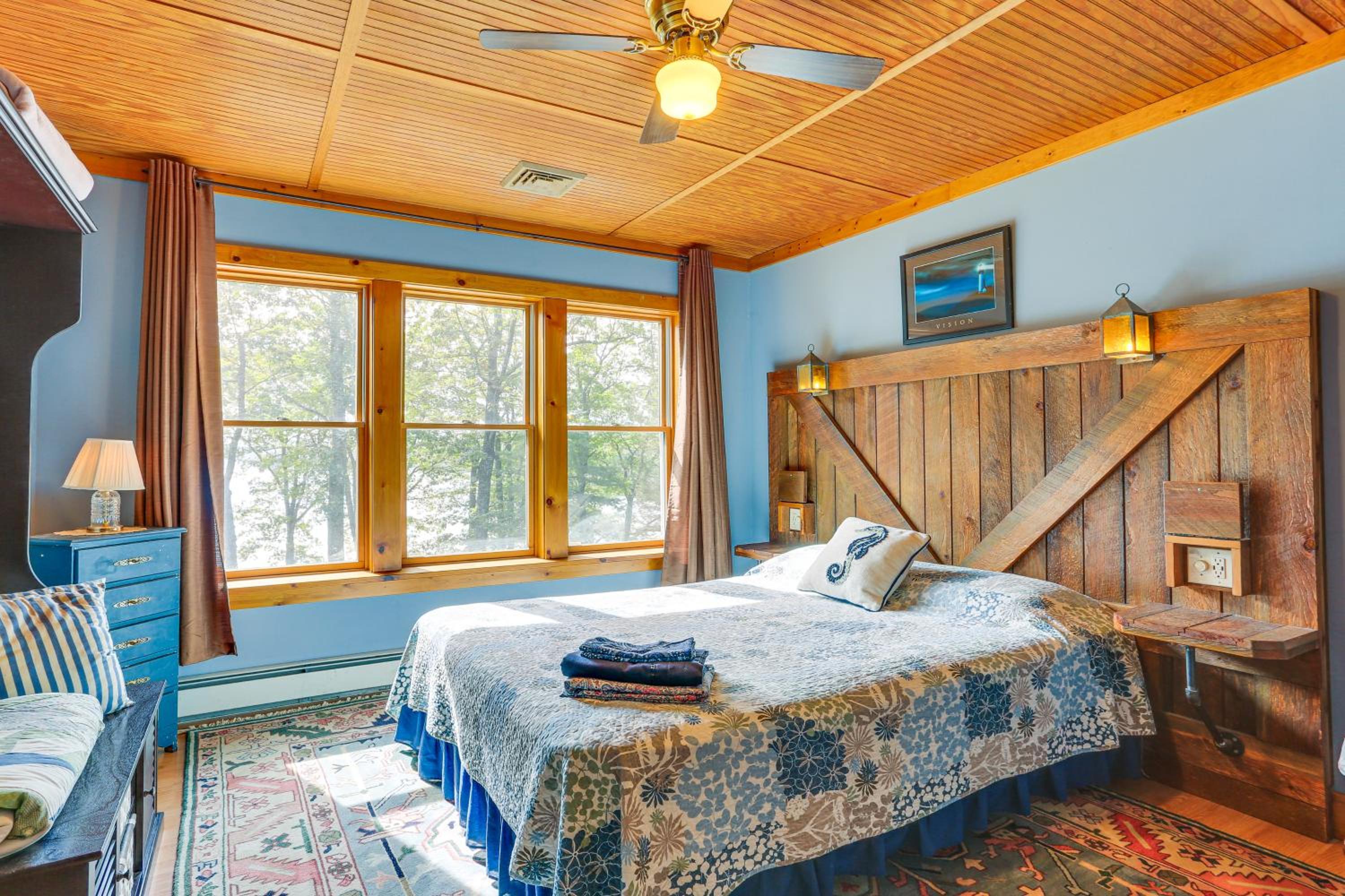 Huge Waterfront Home with Dock on Lake Wallenpaupack
