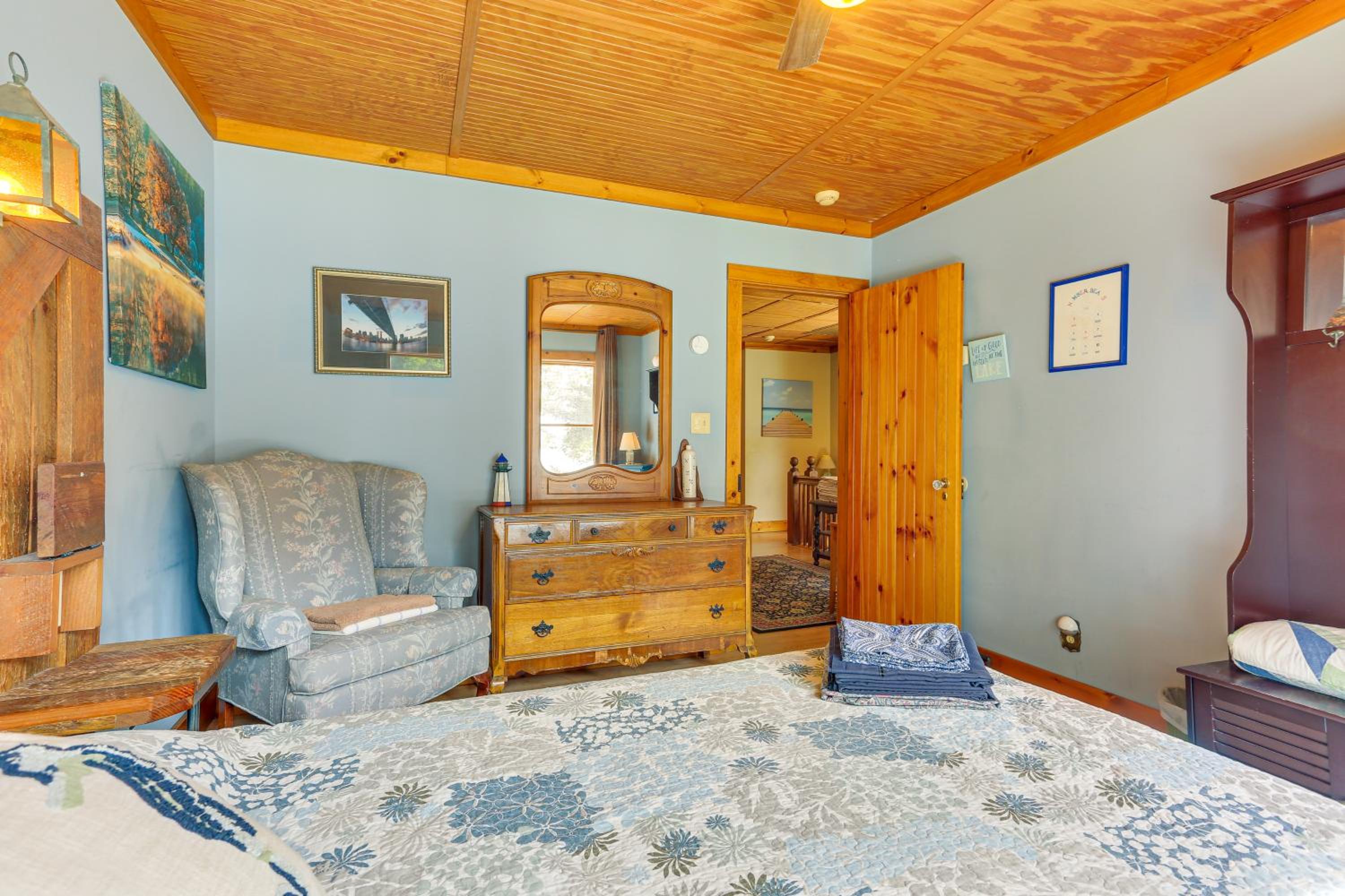 Huge Waterfront Home with Dock on Lake Wallenpaupack