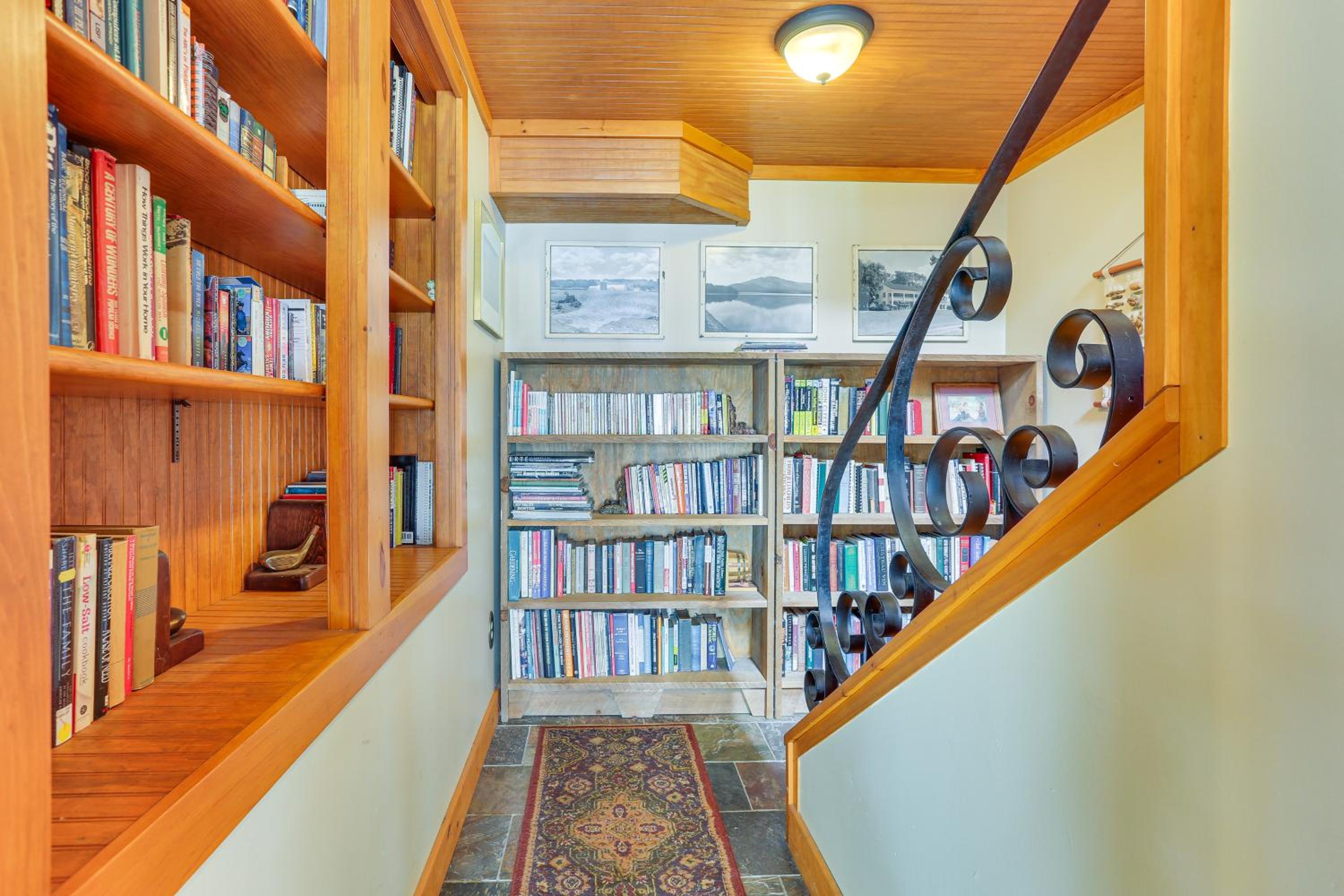 Huge Waterfront Home with Dock on Lake Wallenpaupack
