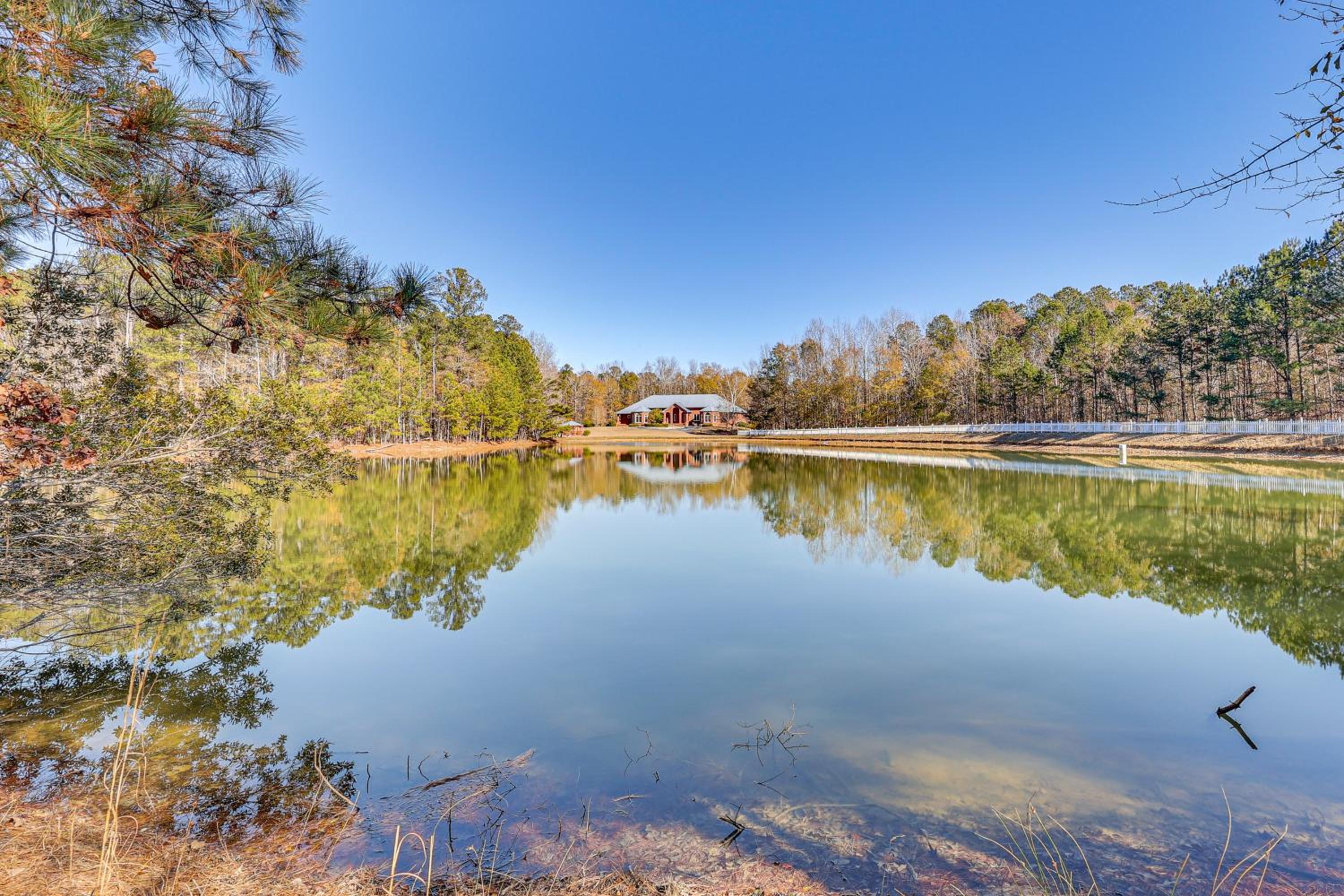Scenic LaGrange Retreat! 3,600 Sq Ft, Pool Access