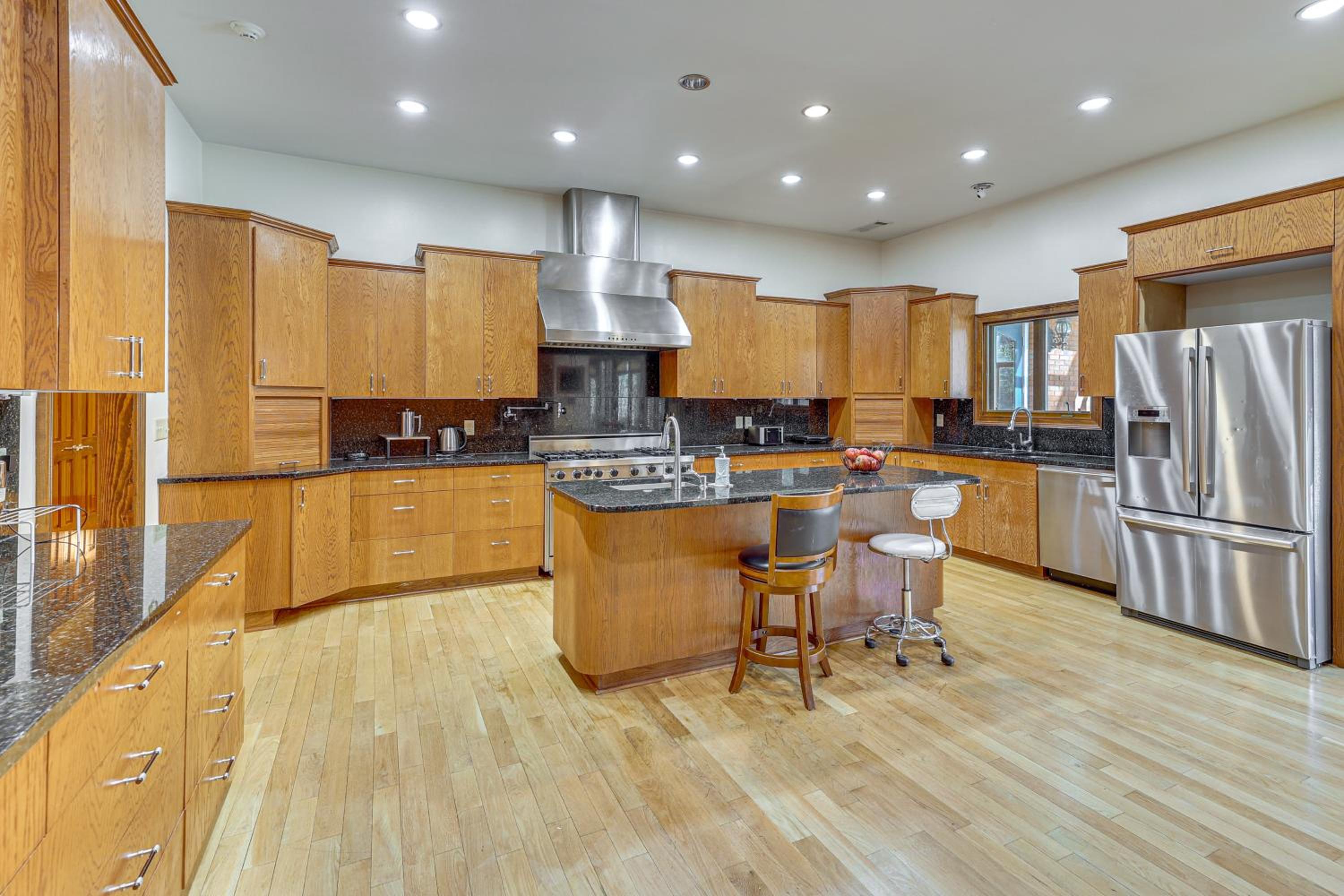 Scenic LaGrange Retreat! 3,600 Sq Ft, Pool Access