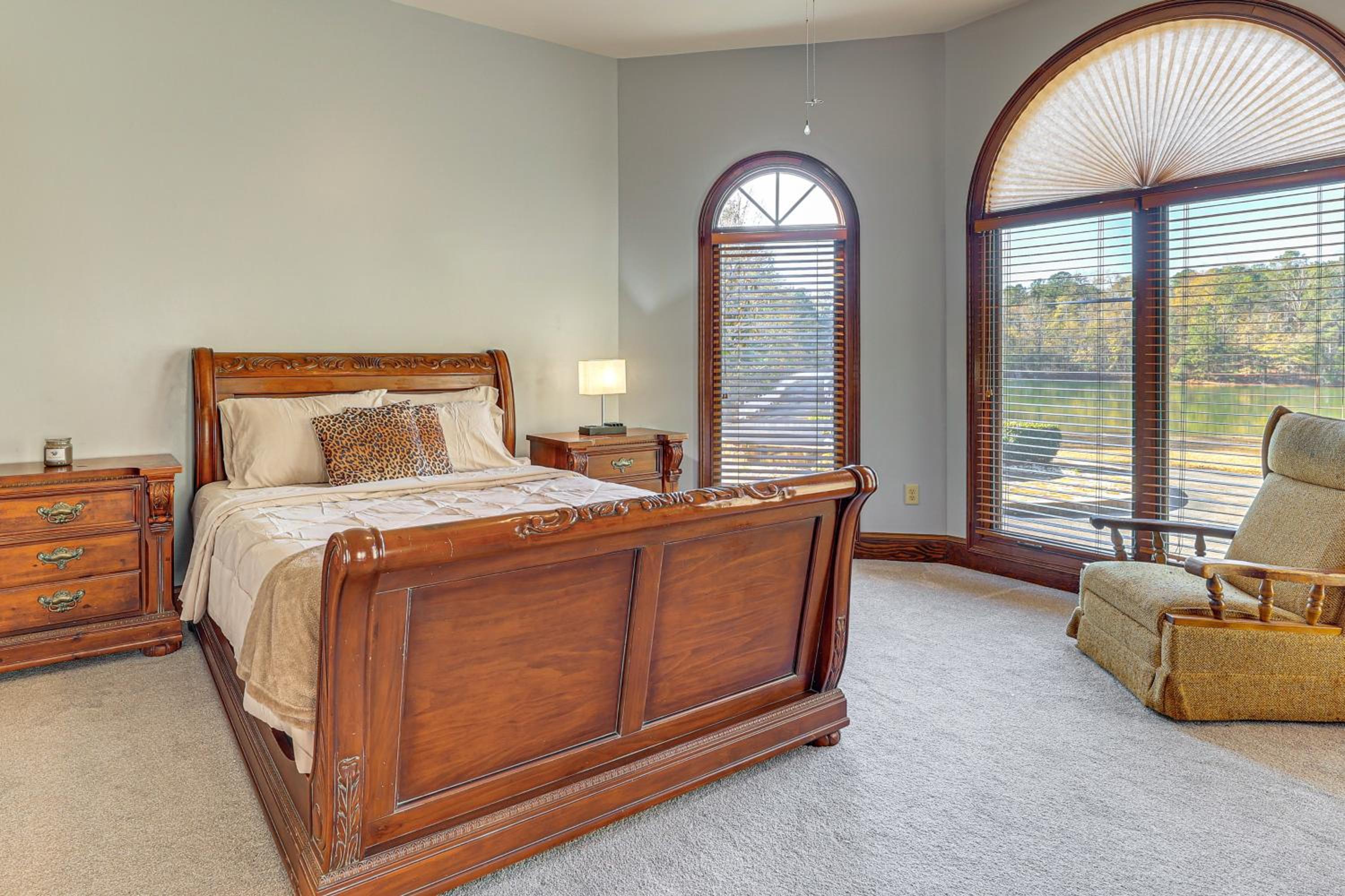 Scenic LaGrange Retreat! 3,600 Sq Ft, Pool Access
