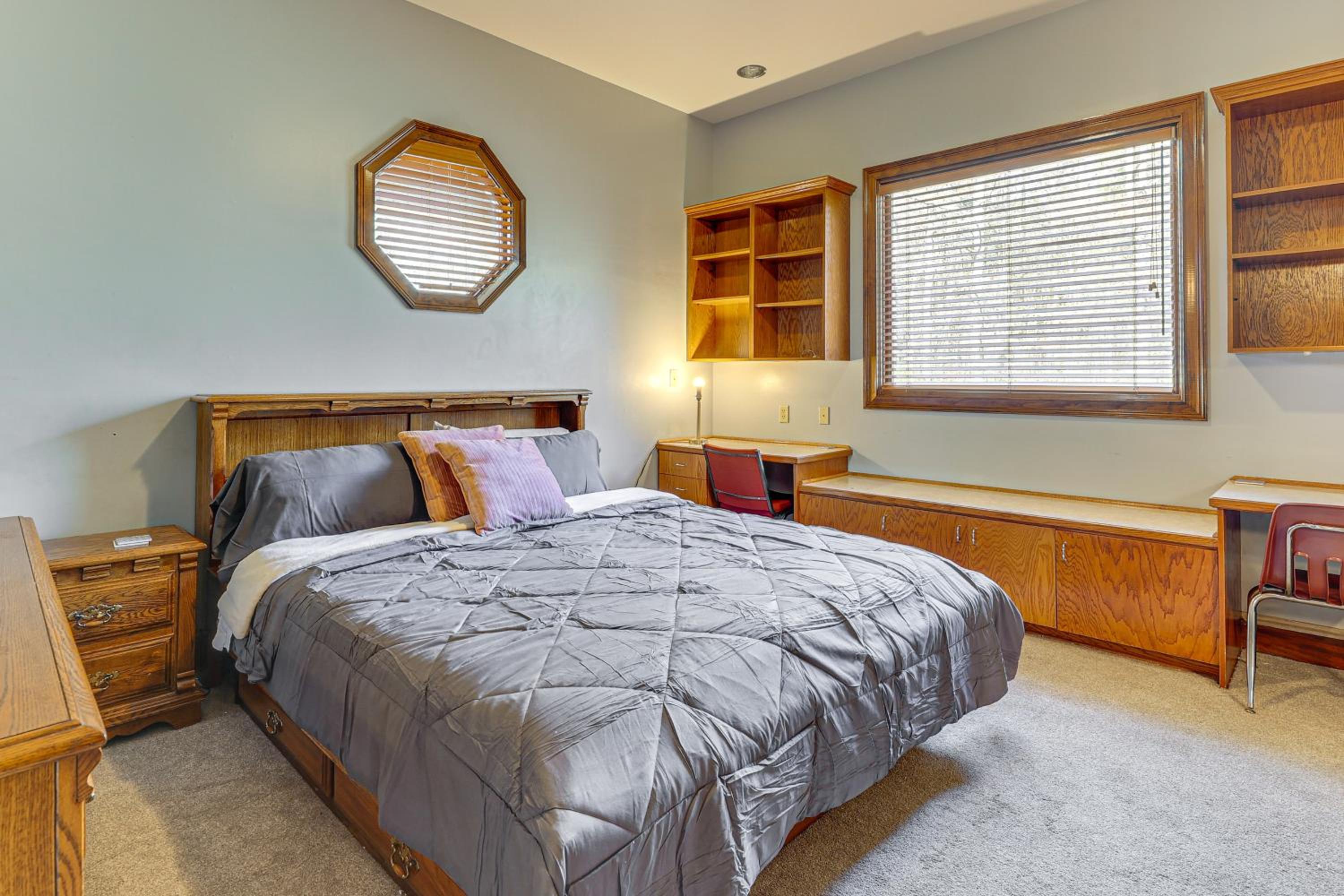 Scenic LaGrange Retreat! 3,600 Sq Ft, Pool Access