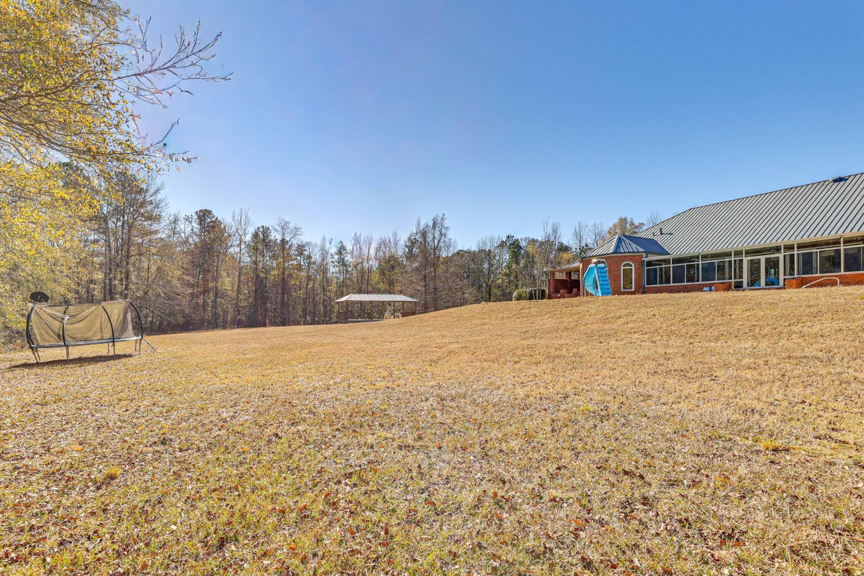 Scenic LaGrange Retreat! 3,600 Sq Ft, Pool Access