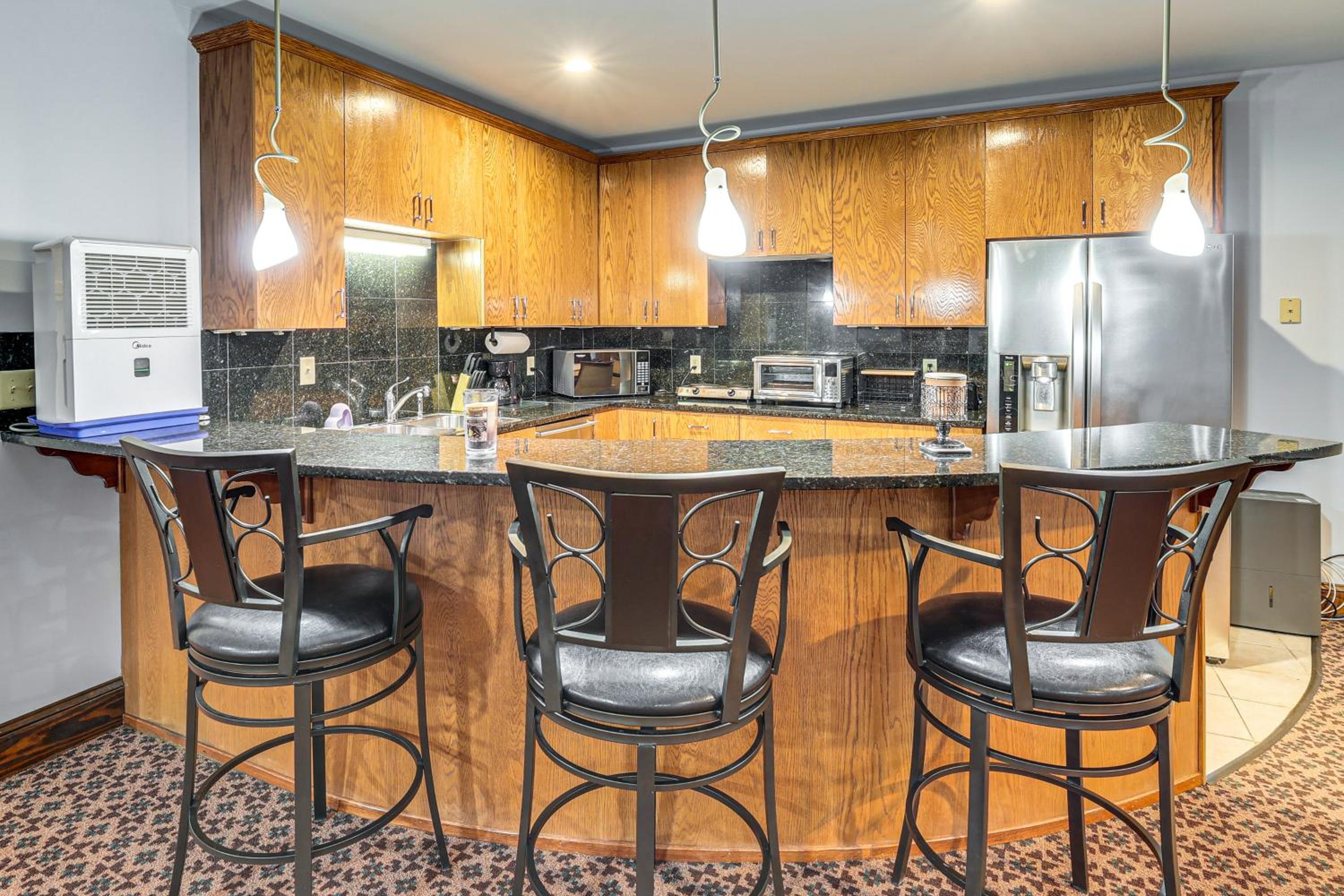 Fishing Pond On-Site! LaGrange Apt on 33 Acres