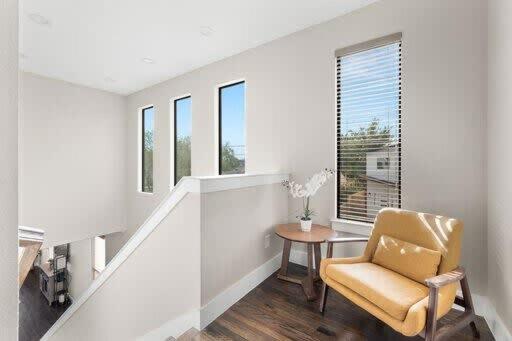 Trinity Groves Retreat - Large Modern 5 BR Home