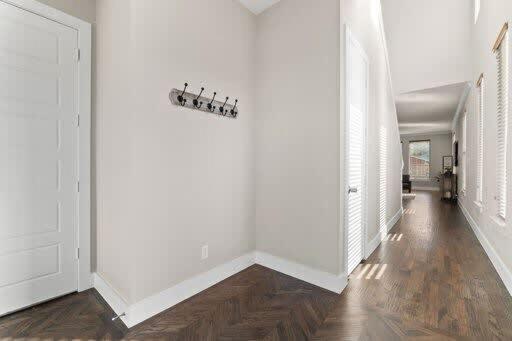 Trinity Groves Retreat - Large Modern 5 BR Home