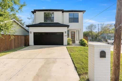 Trinity Groves Retreat - Large Modern 5 BR Home