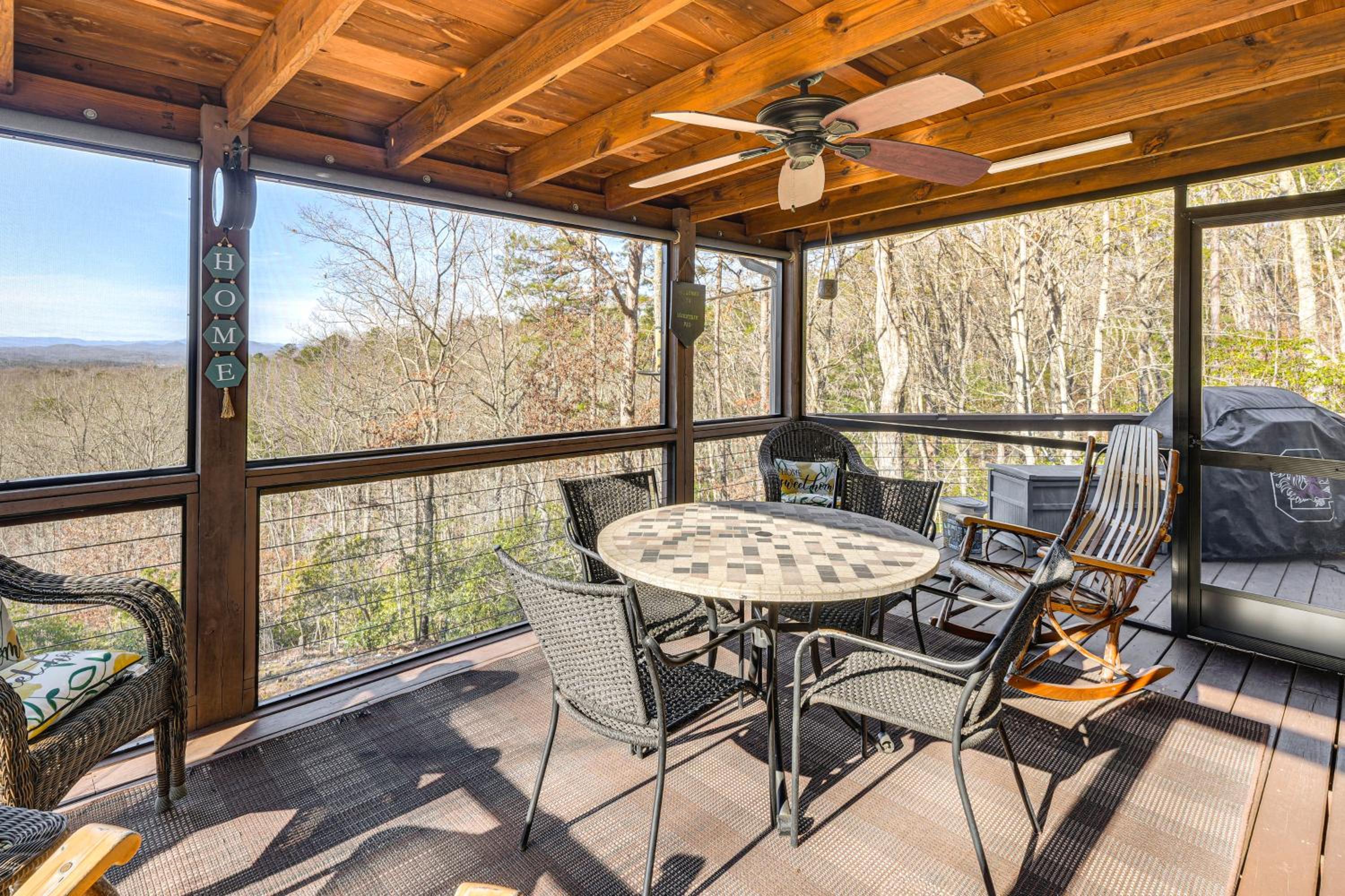 Couples Retreat in Murphy! Mountain-View Home