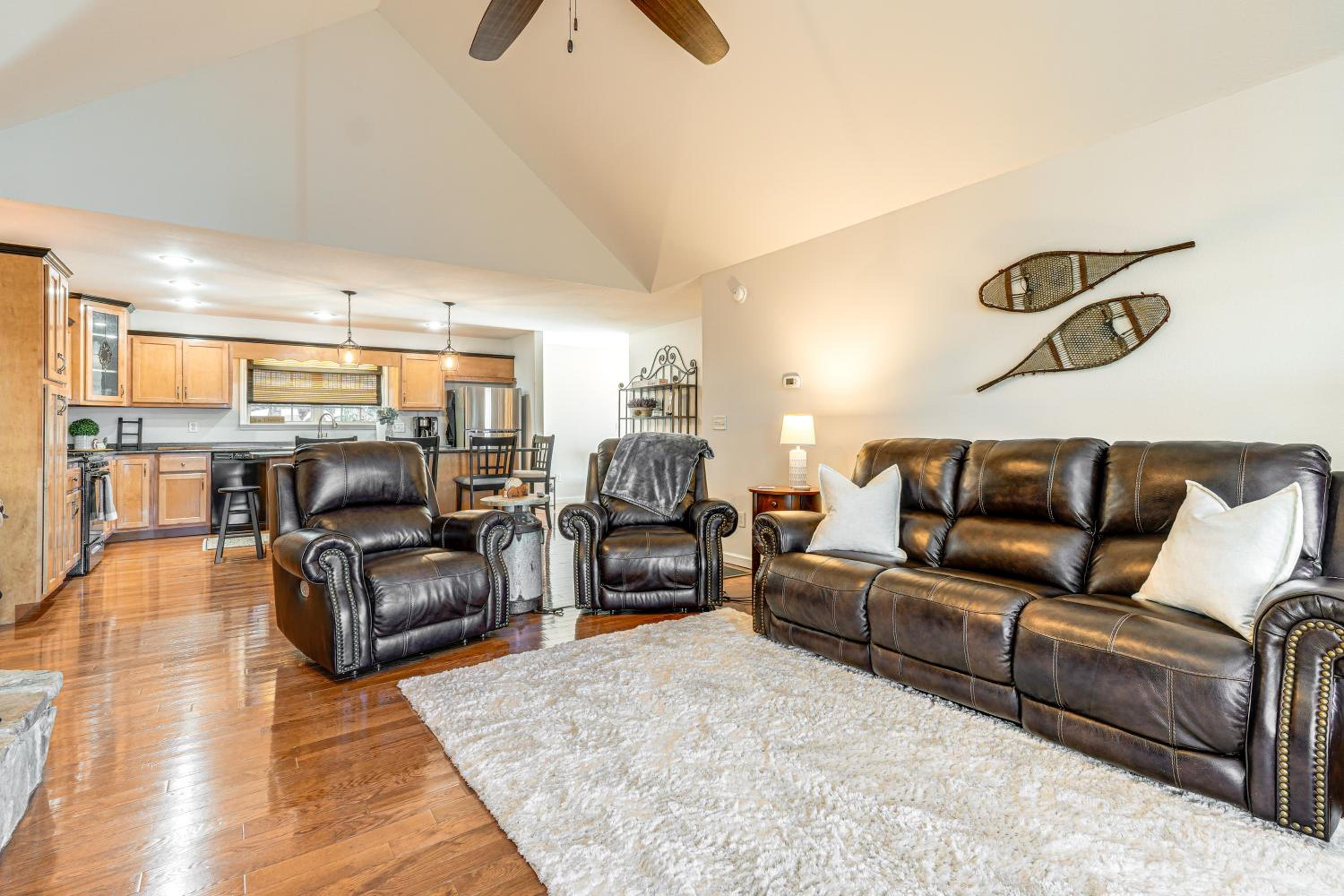 Couples Retreat in Murphy! Mountain-View Home