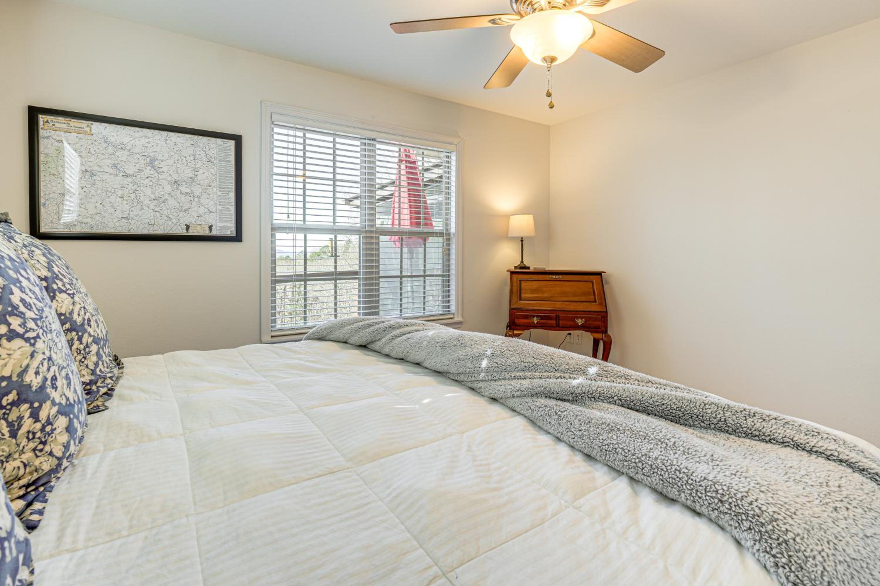 Couples Retreat in Murphy! Mountain-View Home