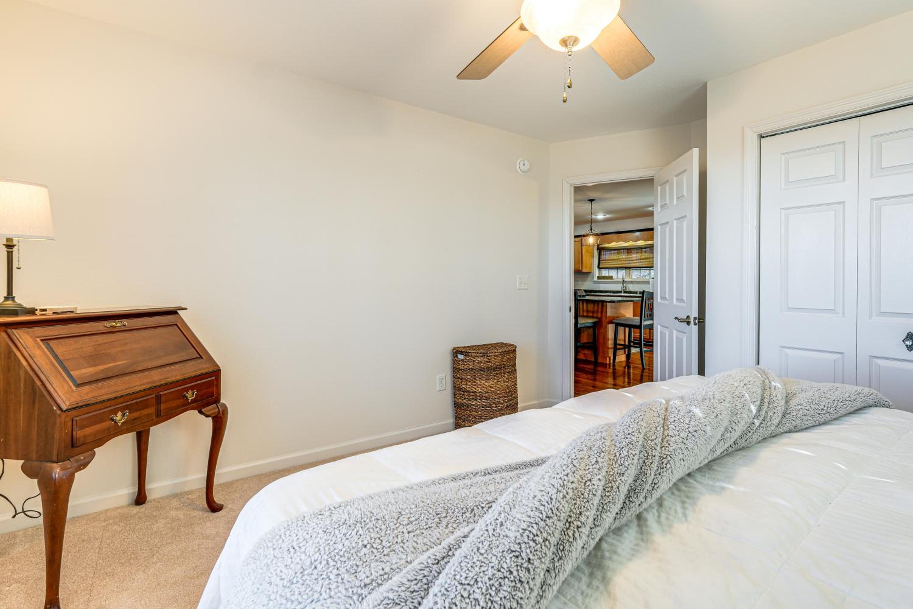 Couples Retreat in Murphy! Mountain-View Home