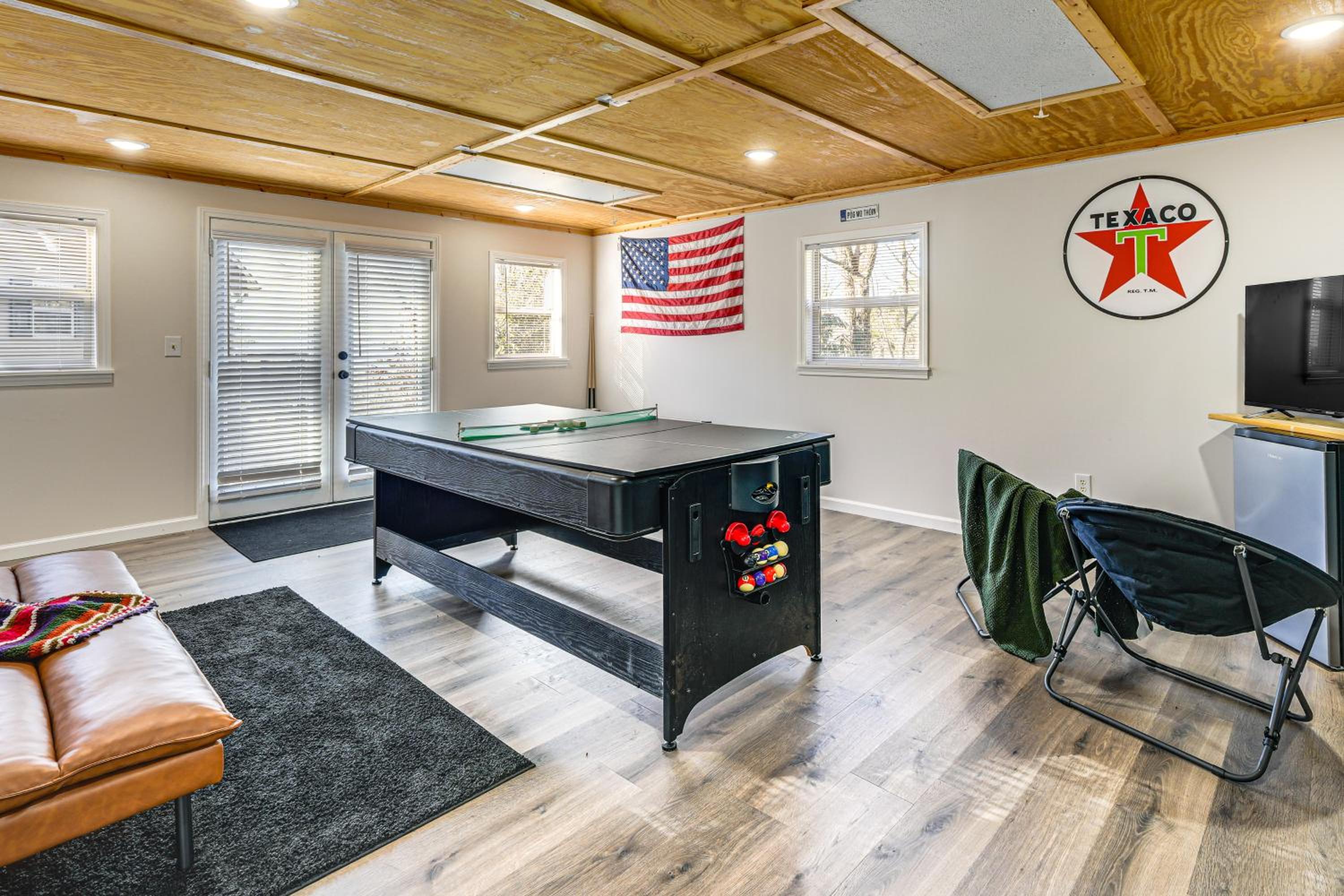 Couples Retreat in Murphy! Mountain-View Home