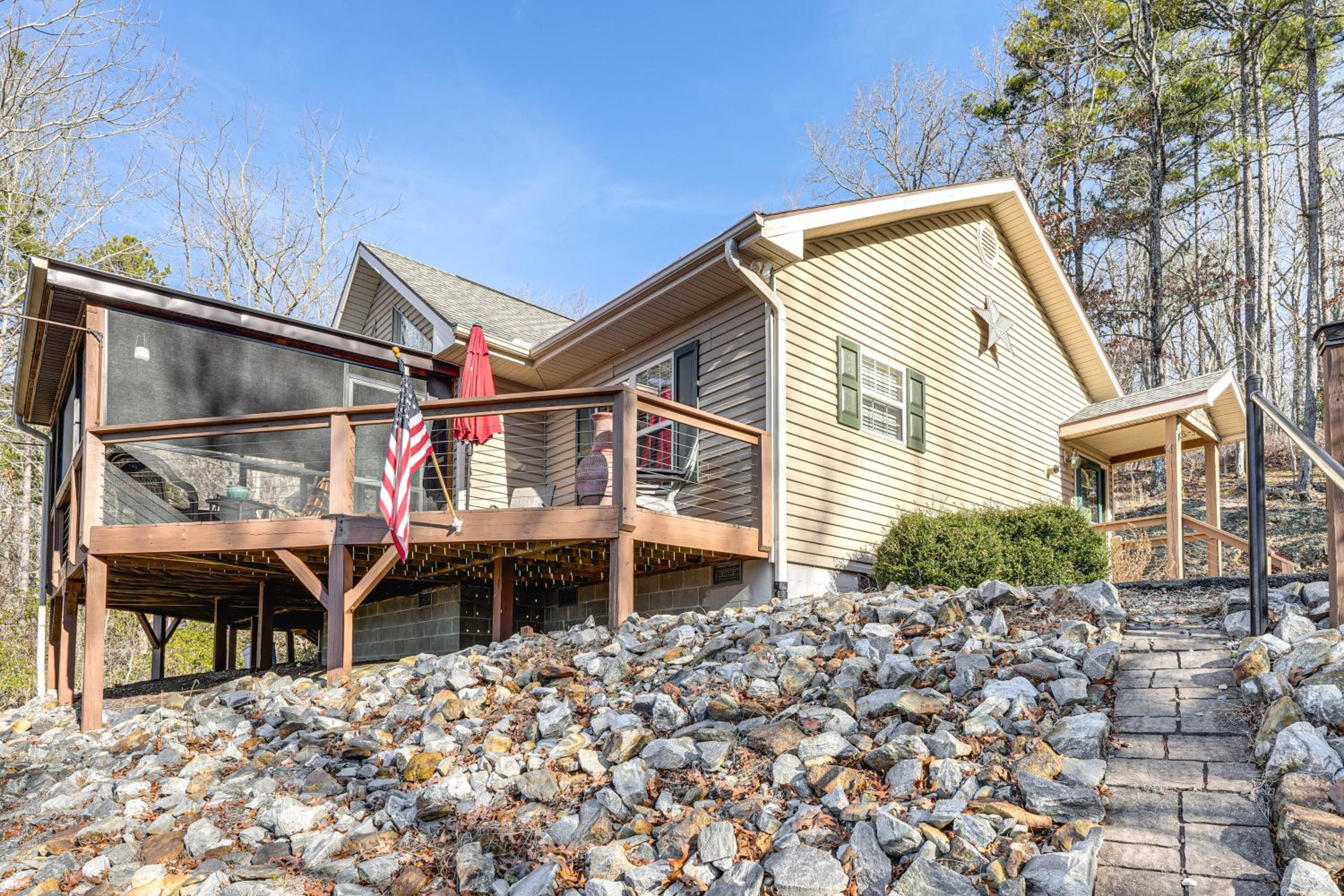 Couples Retreat in Murphy! Mountain-View Home