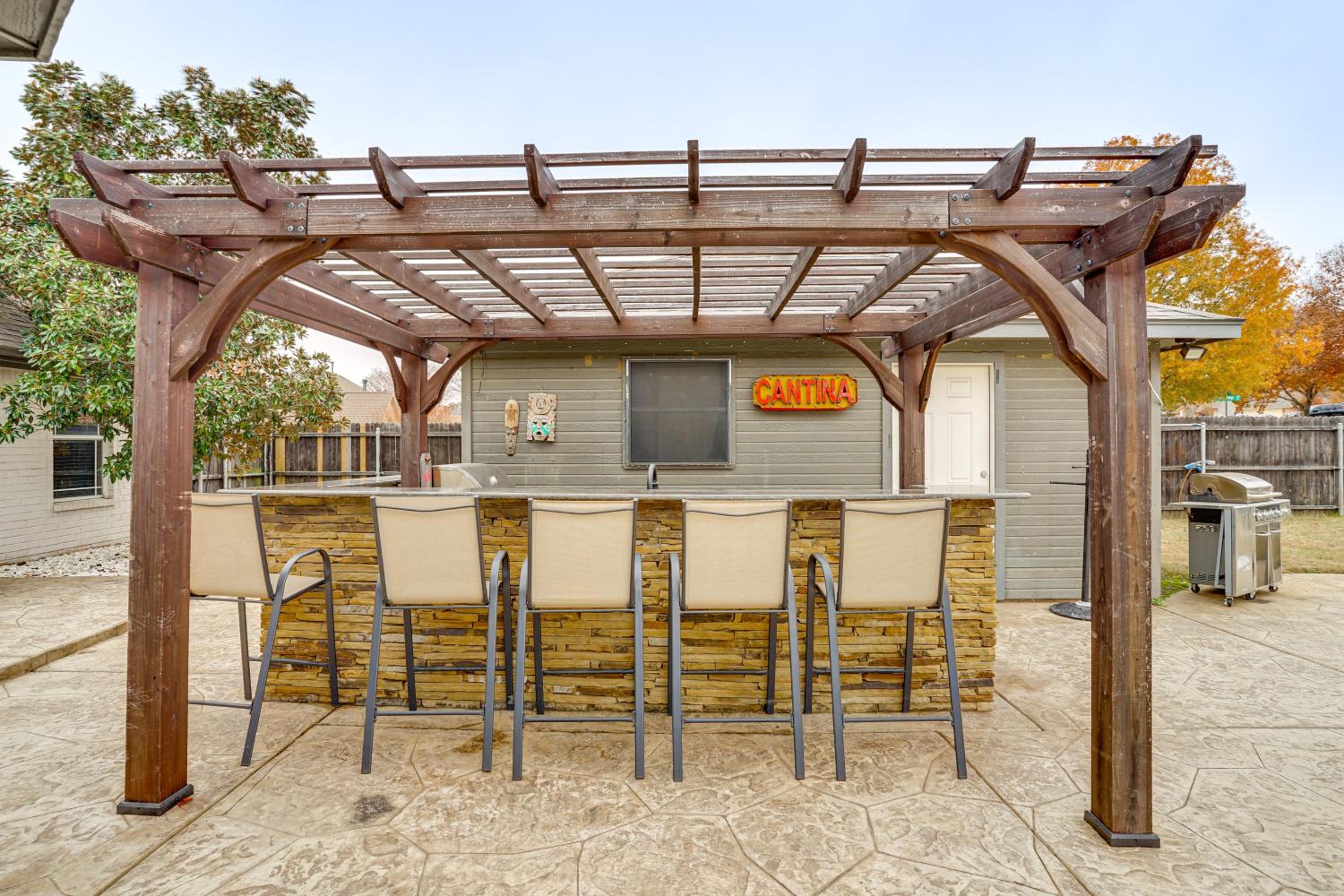 Group-Friendly Burleson Getaway with Outdoor Oasis