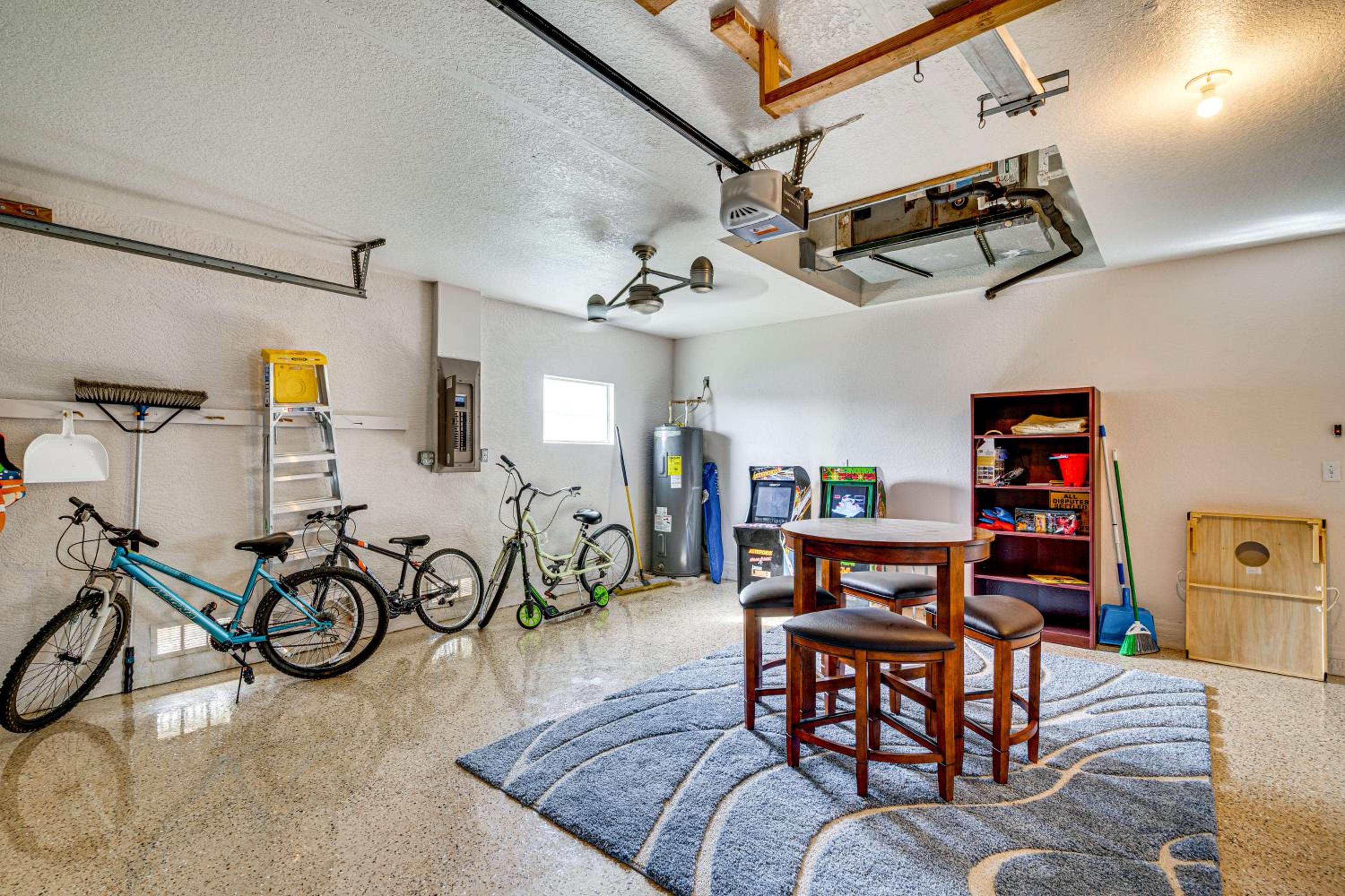 Poolside Lounge and Game Area Cape Coral Retreat