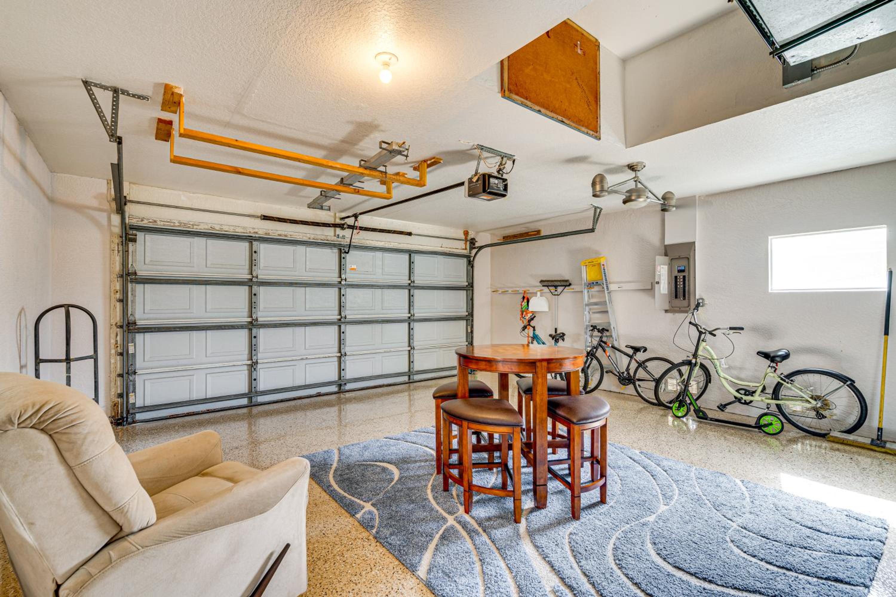 Poolside Lounge and Game Area Cape Coral Retreat