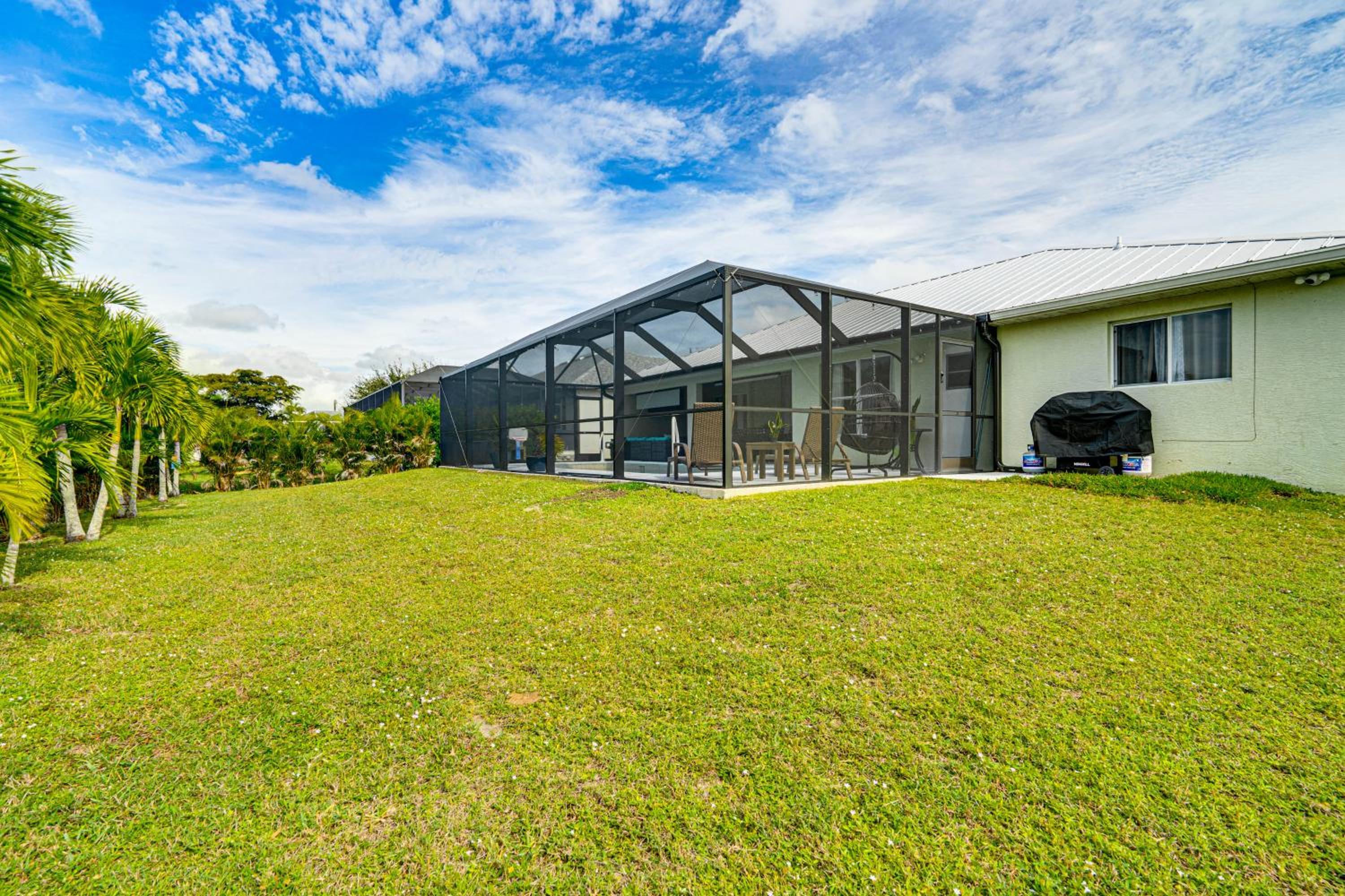 Poolside Lounge and Game Area Cape Coral Retreat