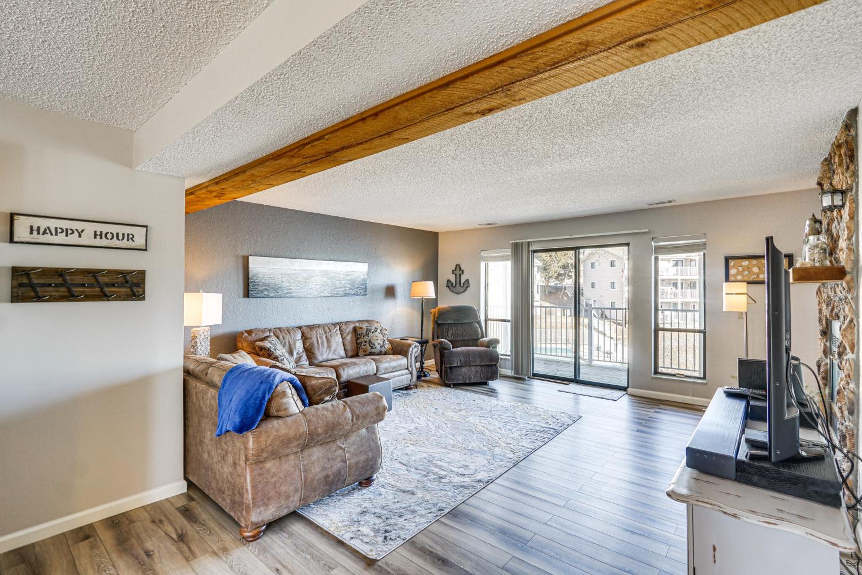 Balcony with Lake Views Waterfront Ozarks Condo!