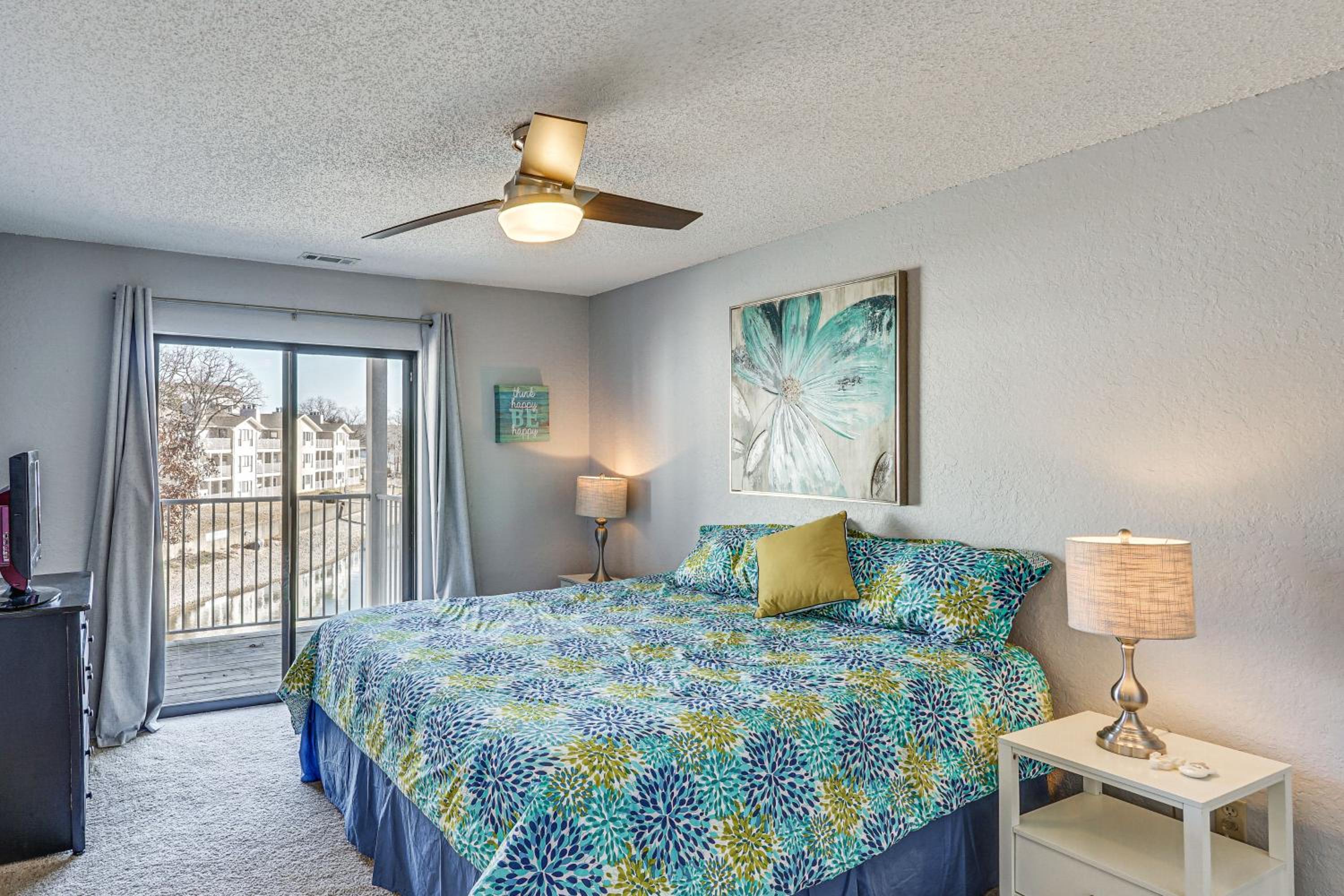 Balcony with Lake Views Waterfront Ozarks Condo!