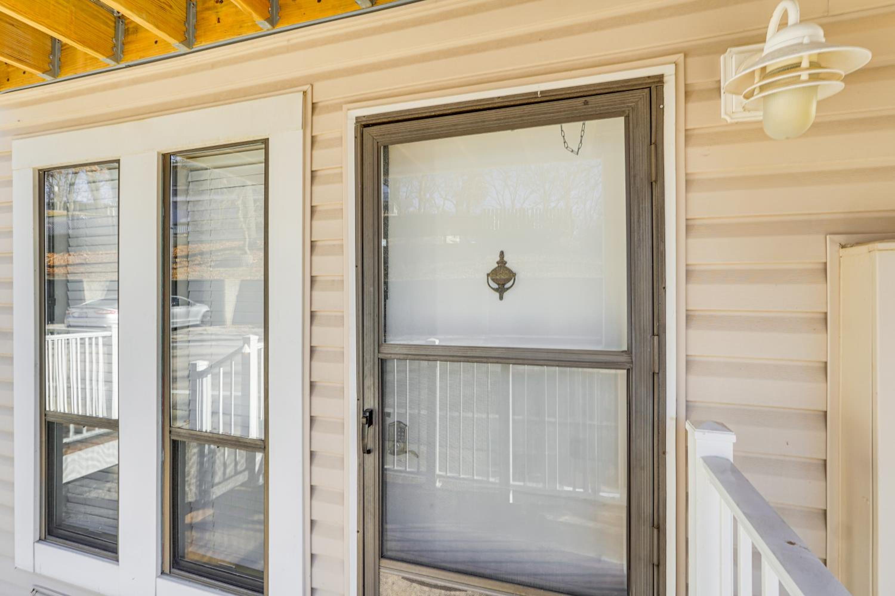Balcony with Lake Views Waterfront Ozarks Condo!