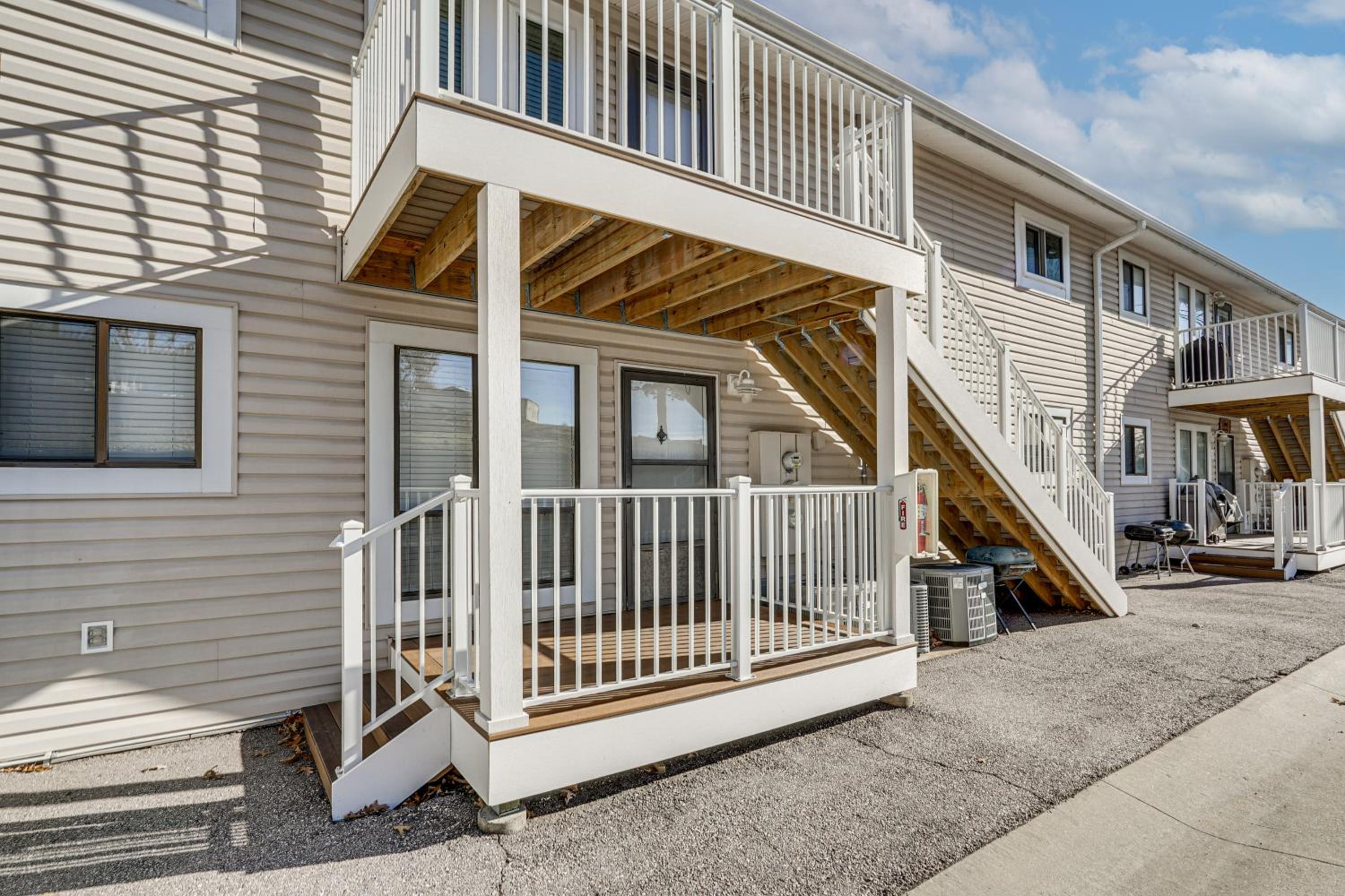 Balcony with Lake Views Waterfront Ozarks Condo!