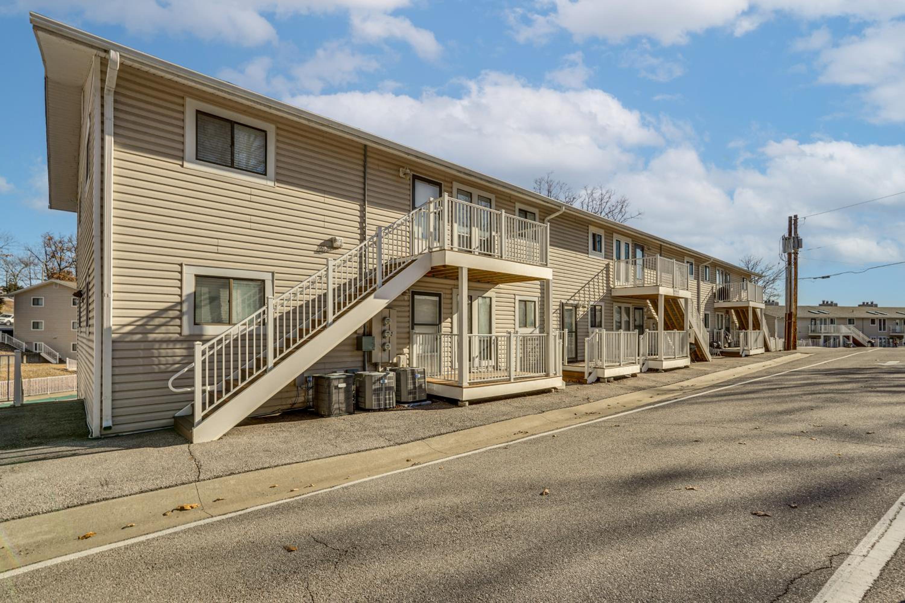 Balcony with Lake Views Waterfront Ozarks Condo!