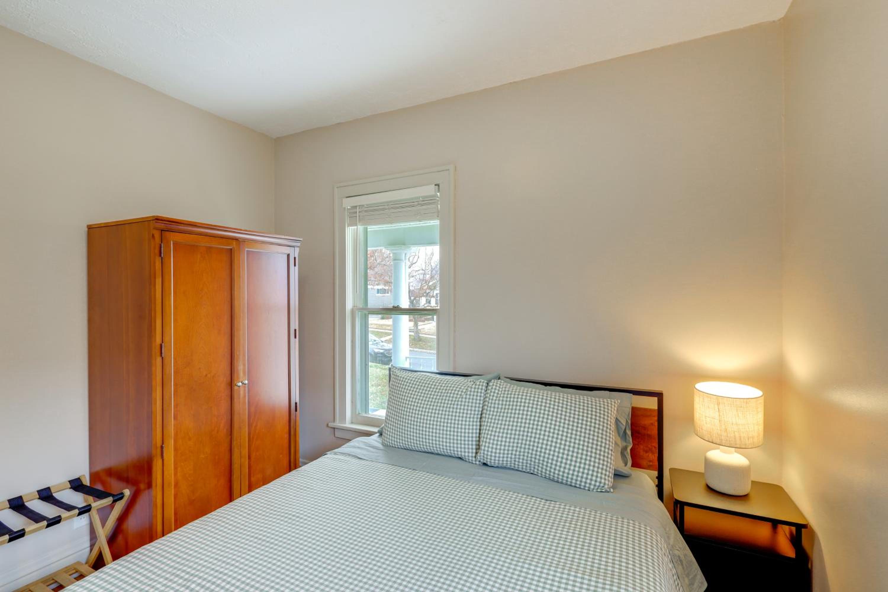 Walk to Benson Nightlife and Dining! Home with Yard